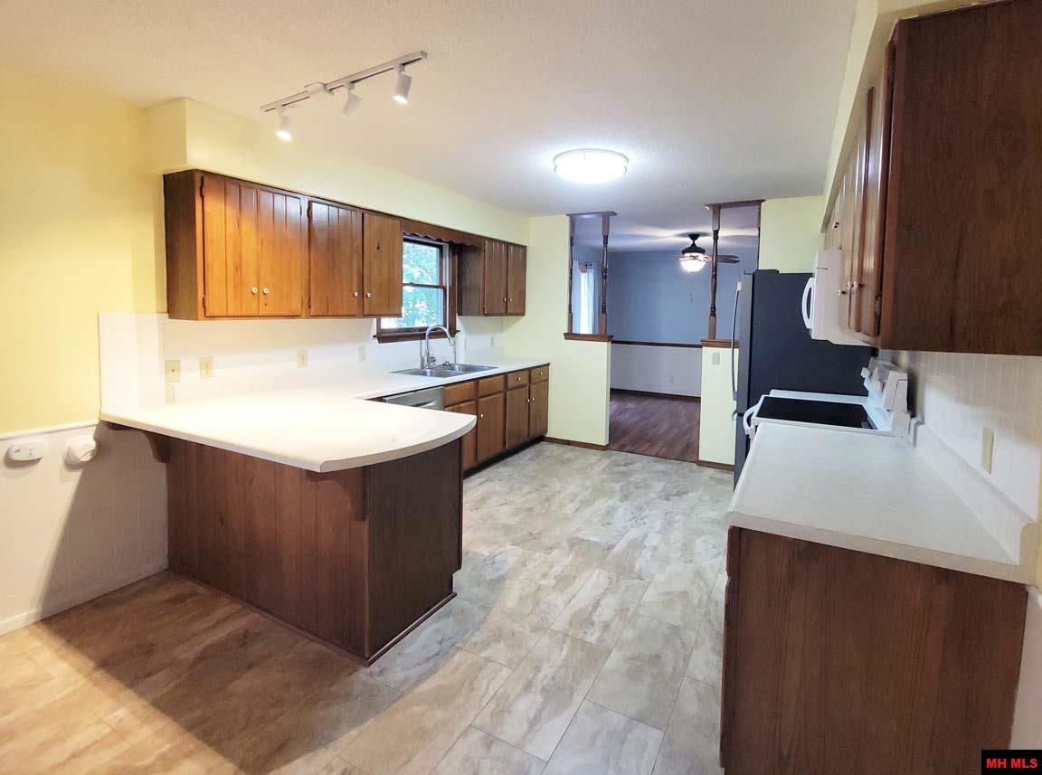 1704 EAGLE DRIVE Mountain Home, AR