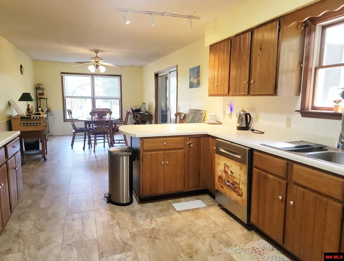 1704 EAGLE DRIVE Mountain Home, AR