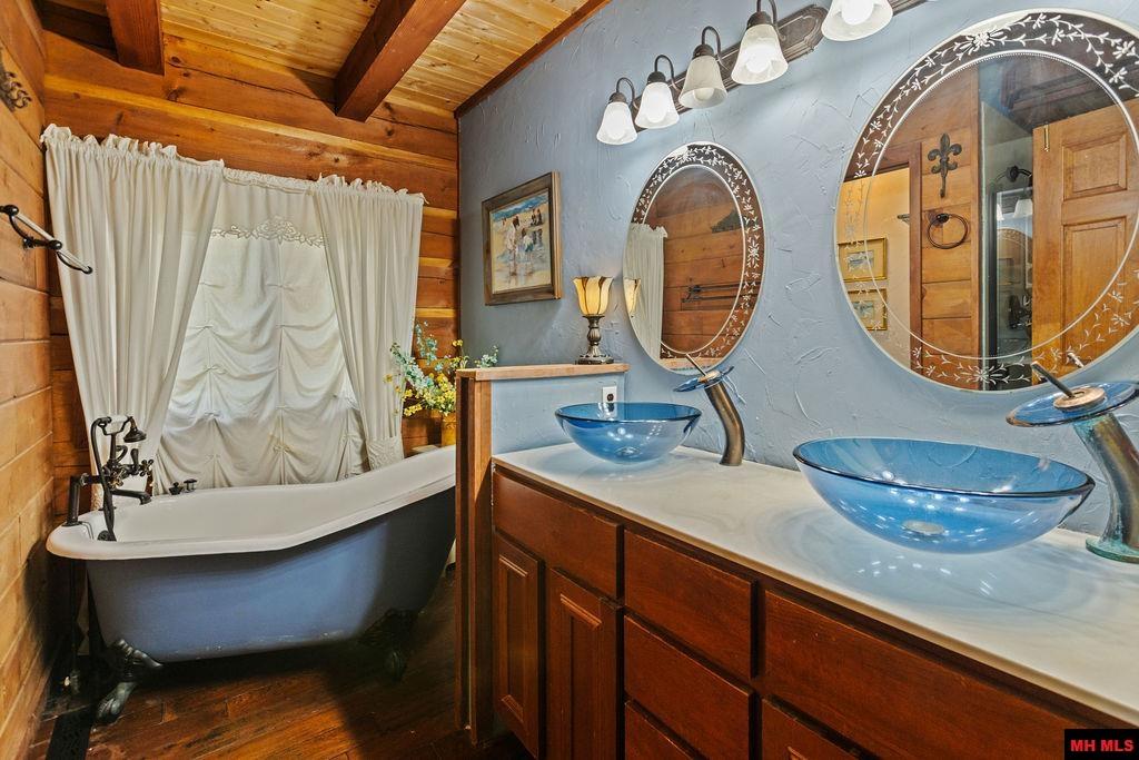 15 VICTORIA LANE Gamaliel, AR