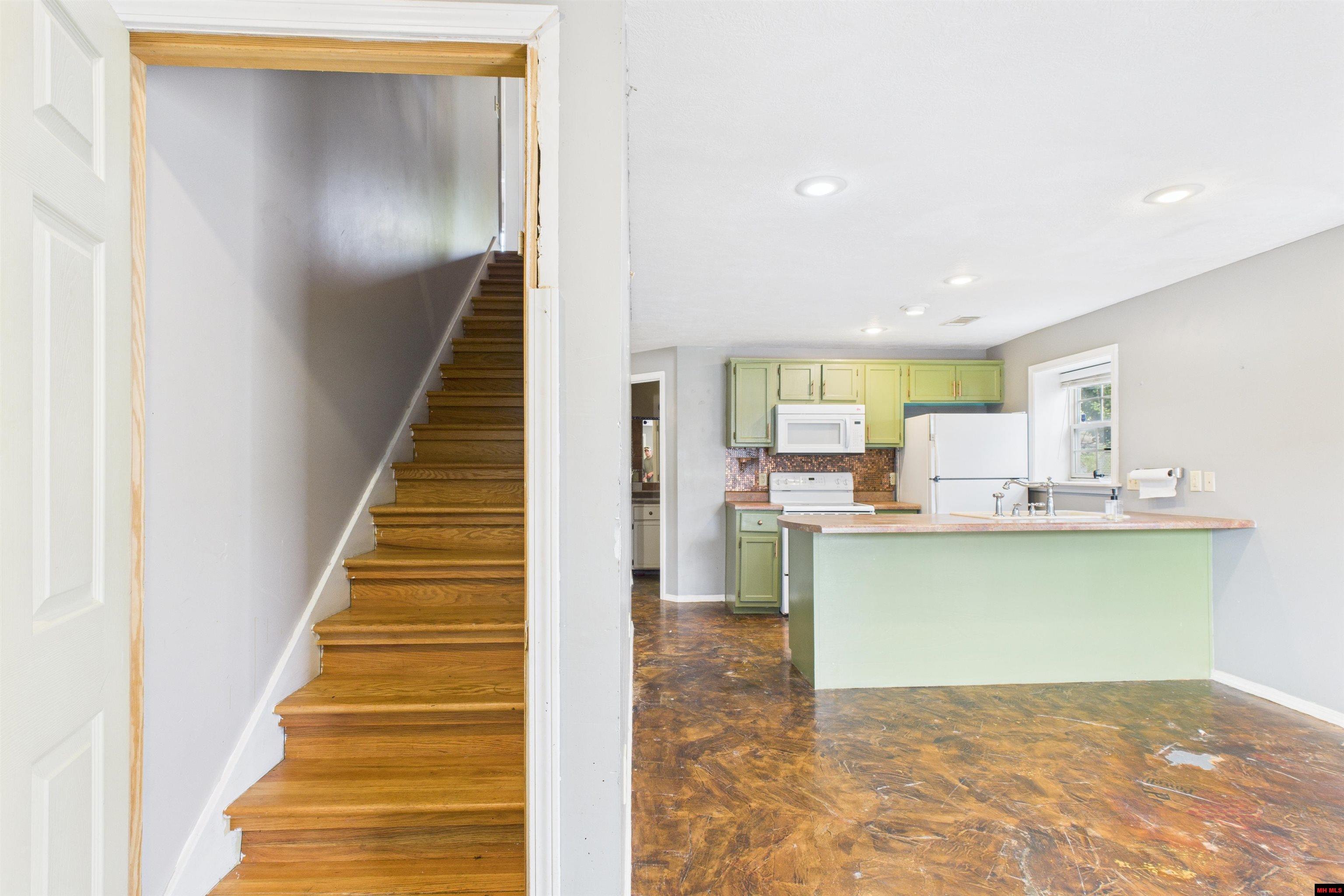 720 N PANTHER AVENUE Yellville, AR