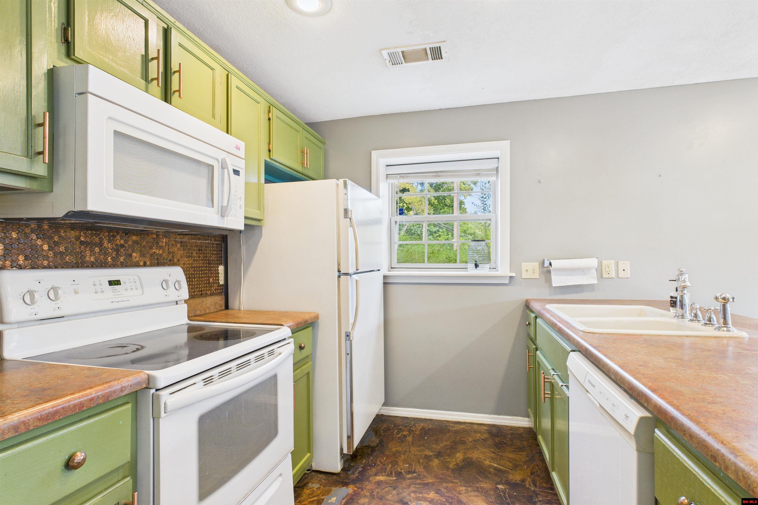 720 N PANTHER AVENUE Yellville, AR