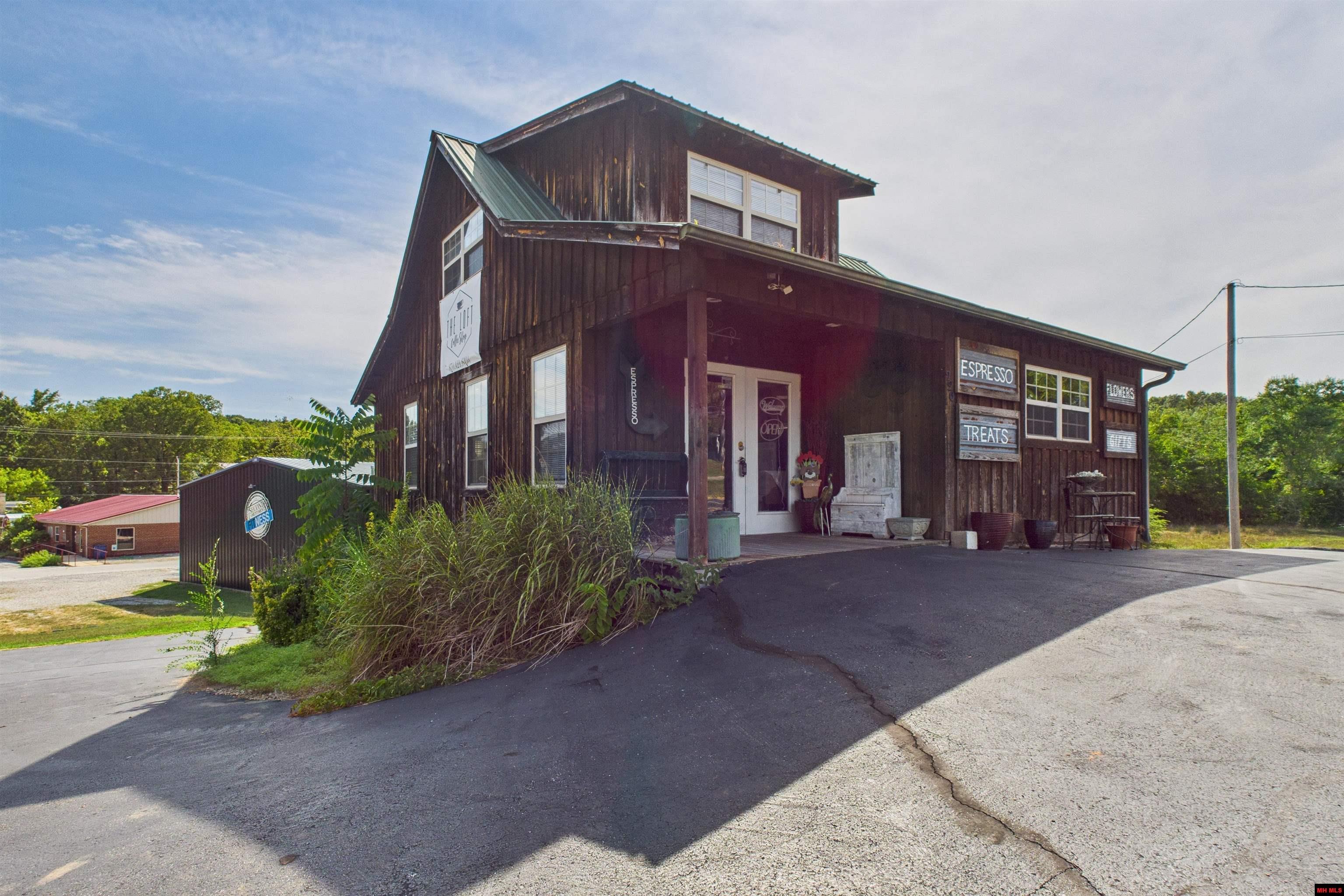 720 N PANTHER AVENUE Yellville, AR