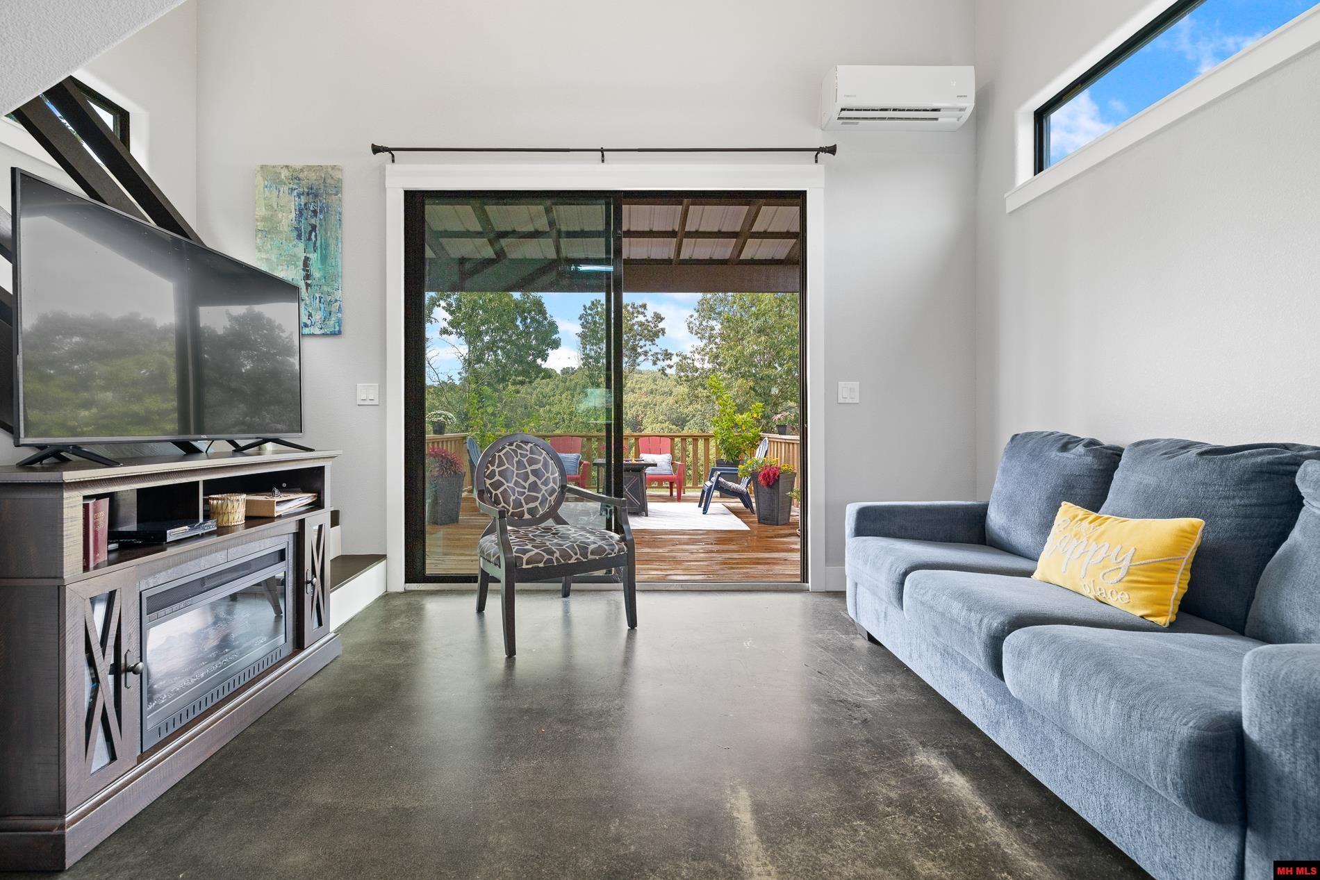 12271 ESTES LANE Omaha, AR 72662