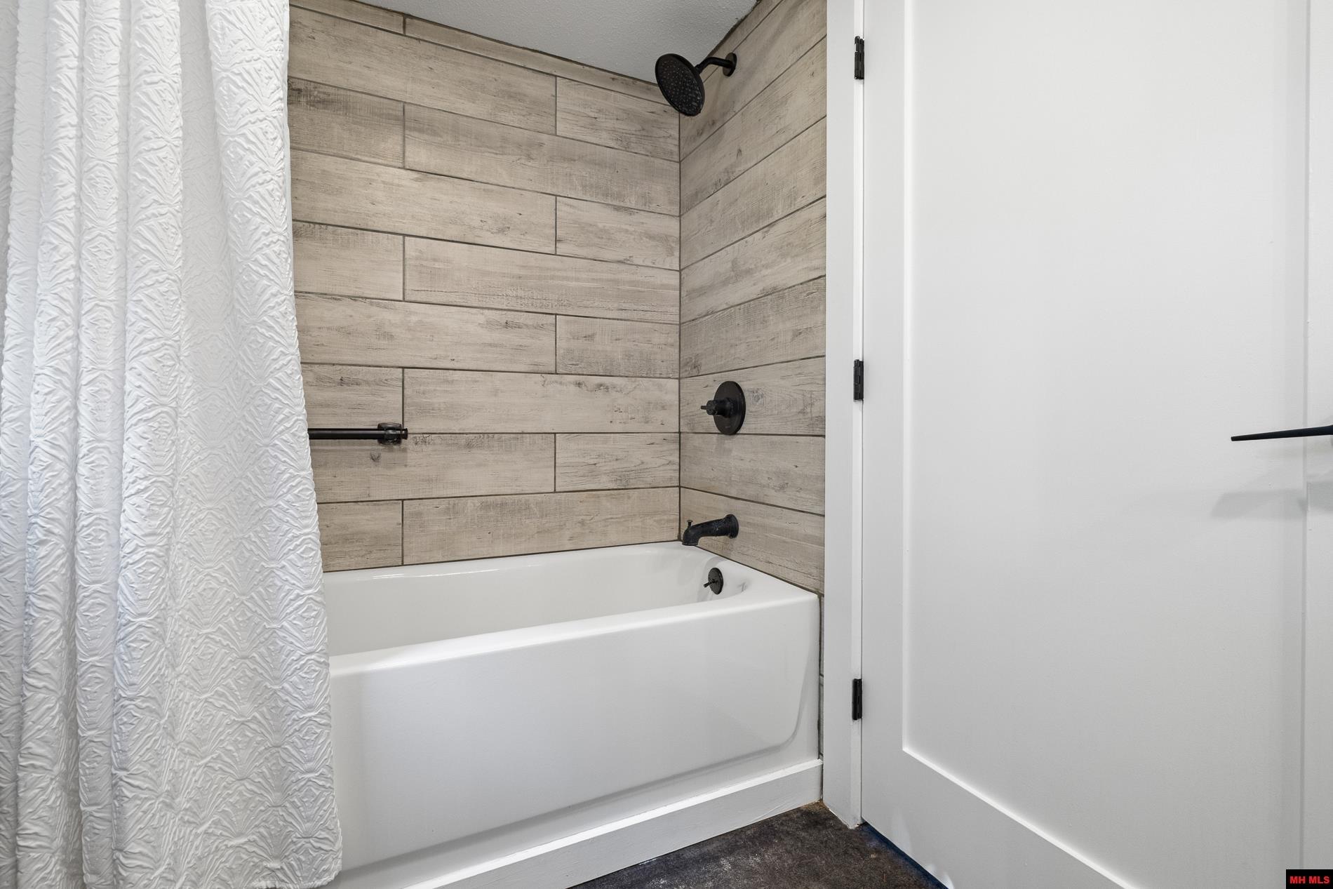 12271 ESTES LANE Omaha, AR 72662