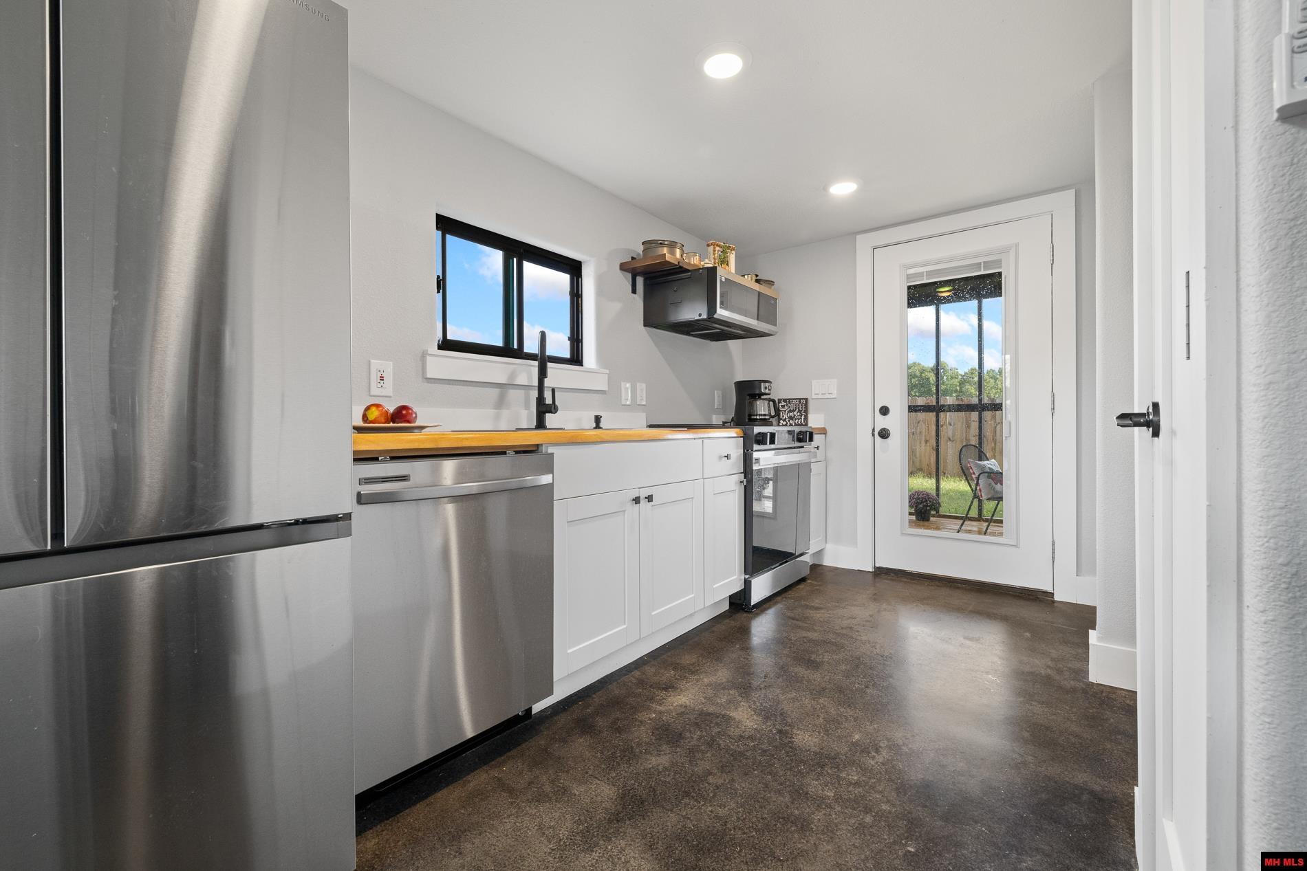 12271 ESTES LANE Omaha, AR 72662