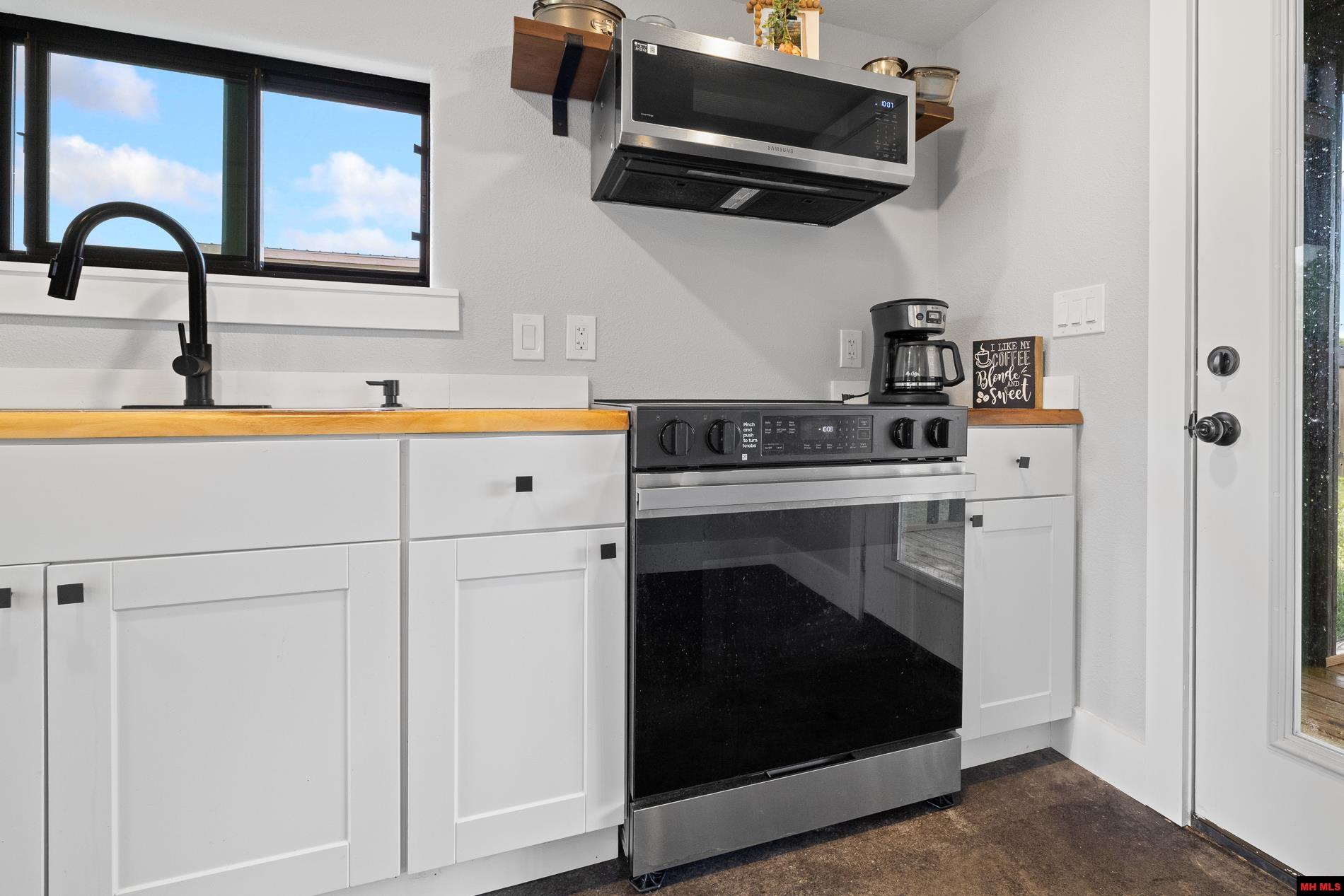 12271 ESTES LANE Omaha, AR 72662