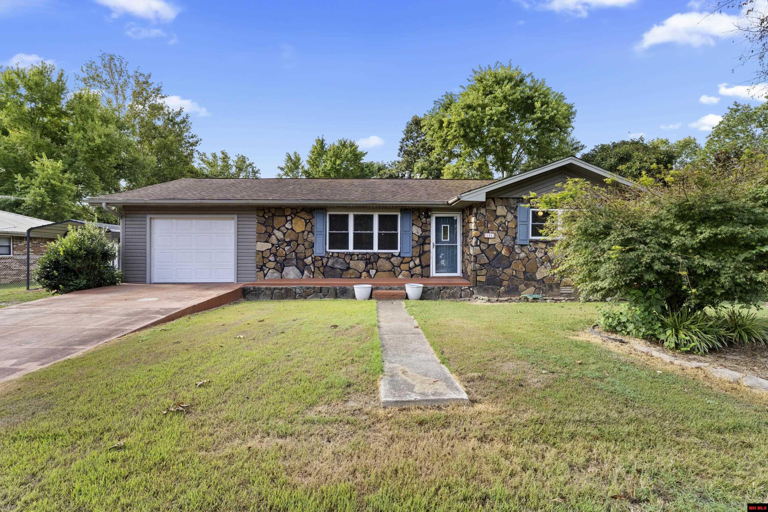 604 PARK STREET Flippin, AR 72634