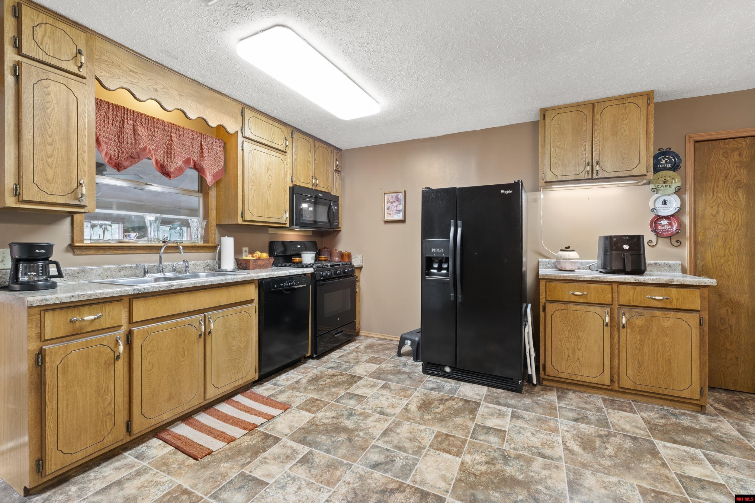 604 PARK STREET Flippin, AR 72634