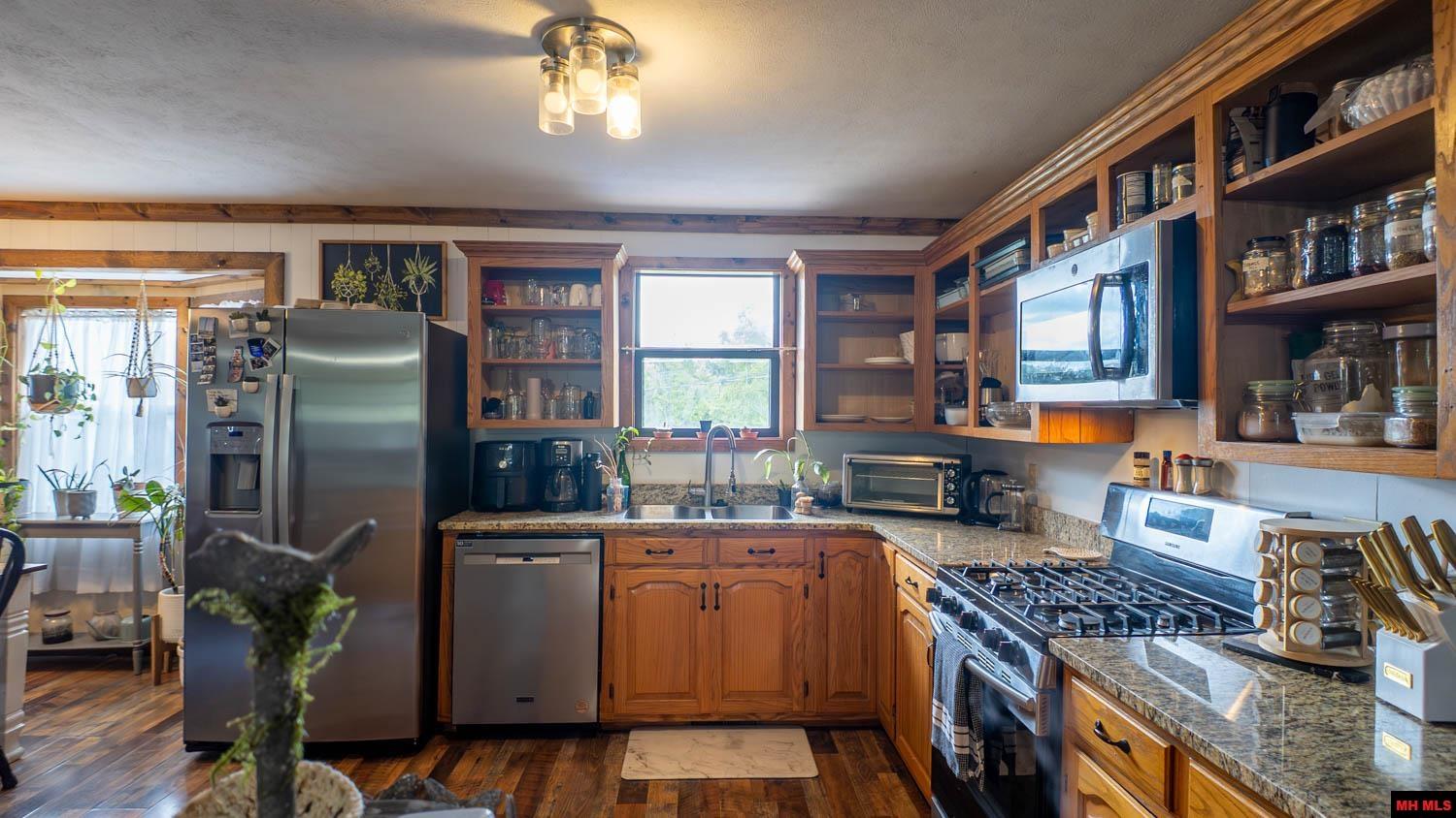 570 MISSOURI AVENUE Mammoth Spring, AR 72554