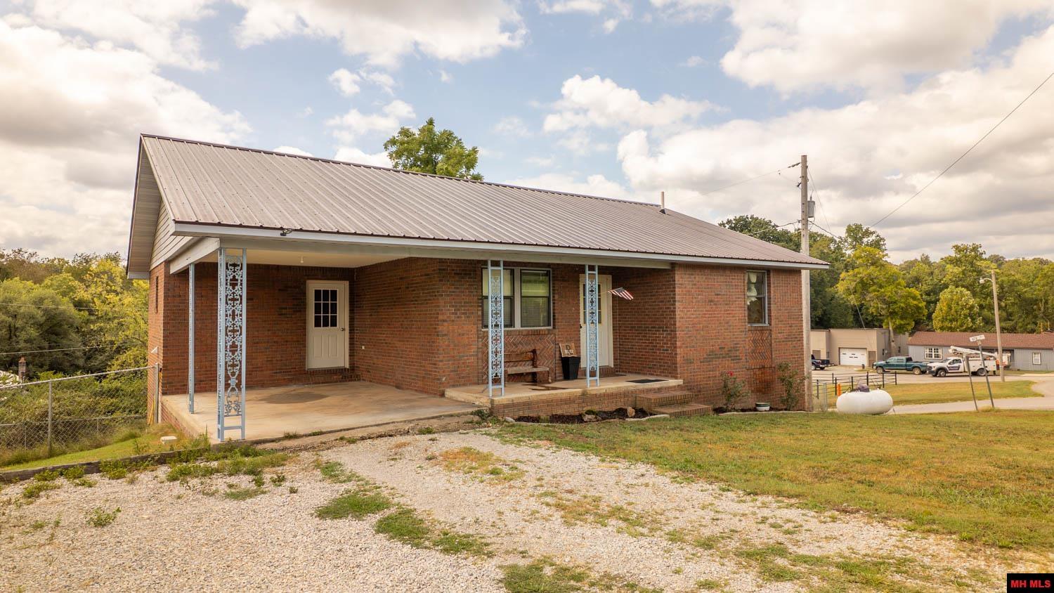 570 MISSOURI AVENUE Mammoth Spring, AR 72554