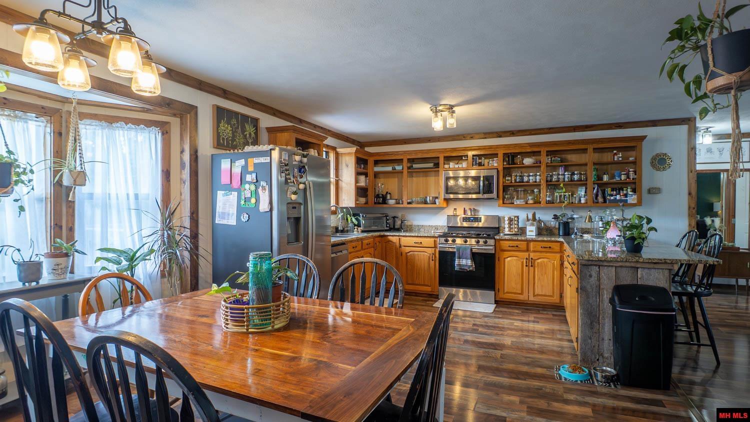 570 MISSOURI AVENUE Mammoth Spring, AR 72554