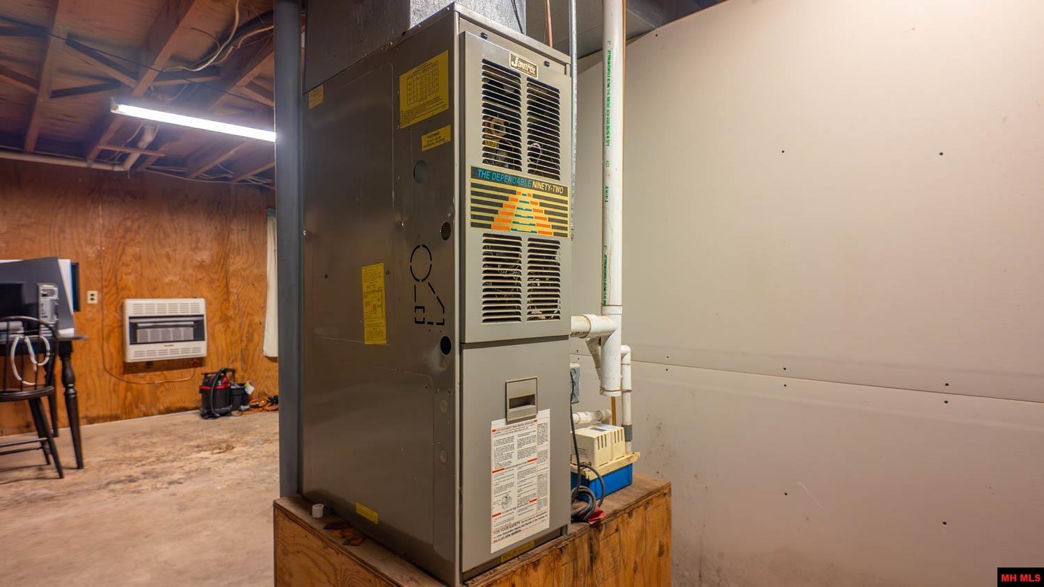 570 MISSOURI AVENUE Mammoth Spring, AR 72554