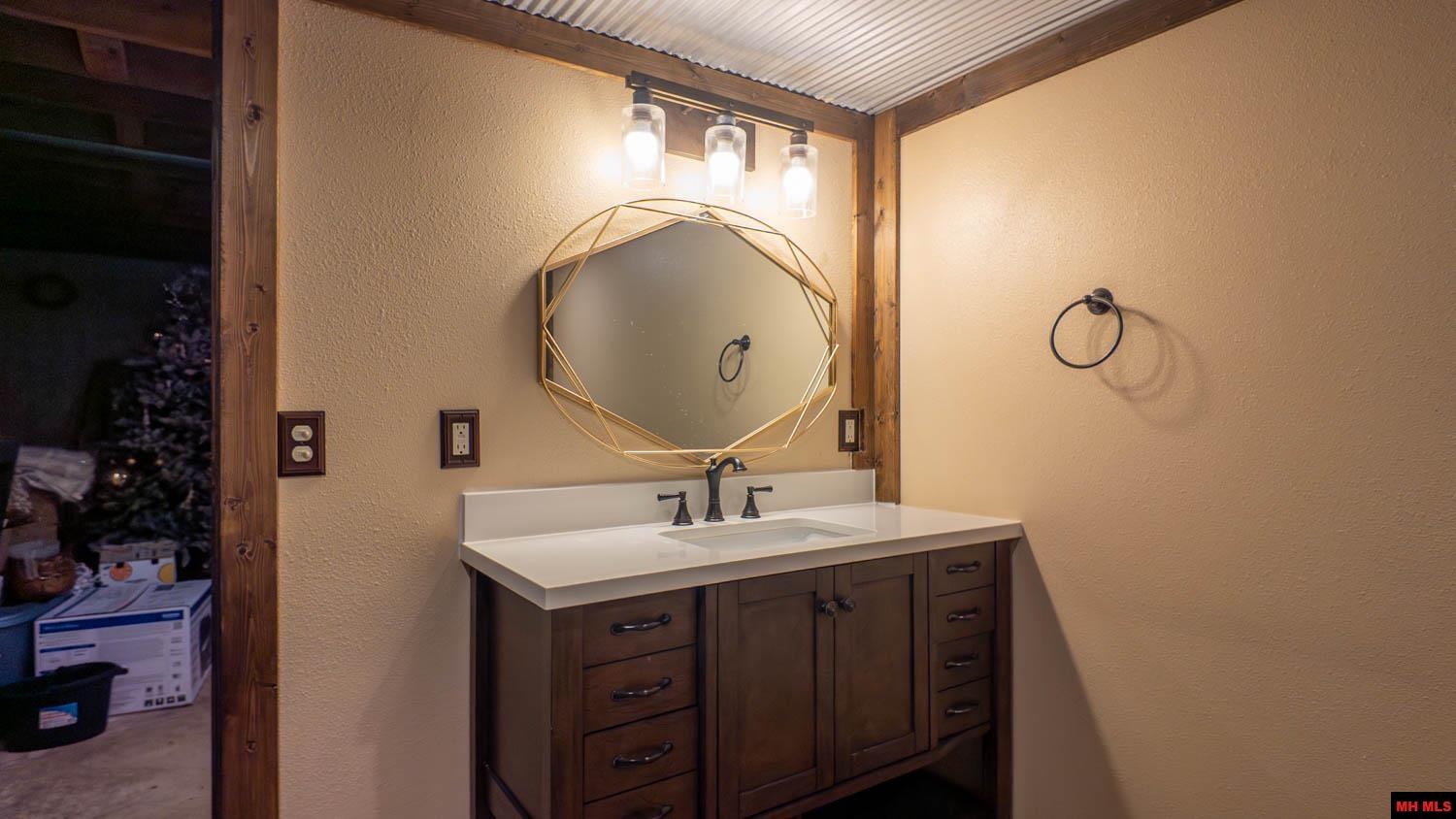 570 MISSOURI AVENUE Mammoth Spring, AR 72554