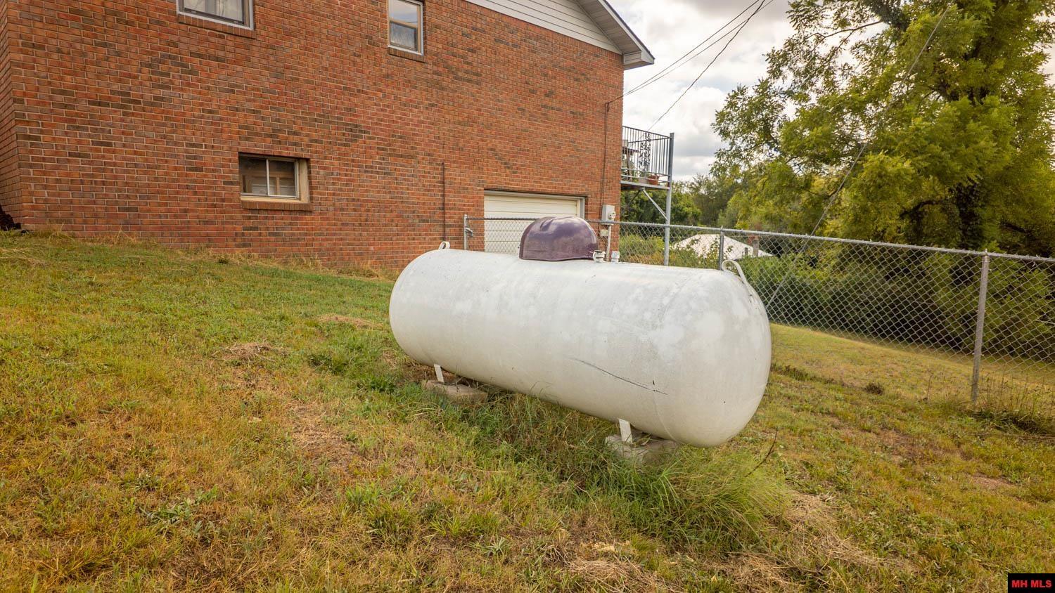 570 MISSOURI AVENUE Mammoth Spring, AR 72554