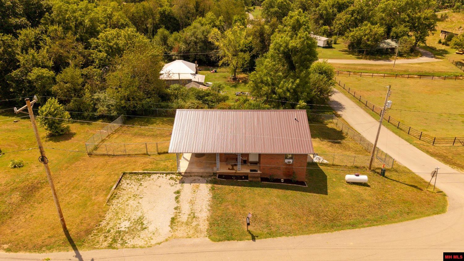 570 MISSOURI AVENUE Mammoth Spring, AR 72554