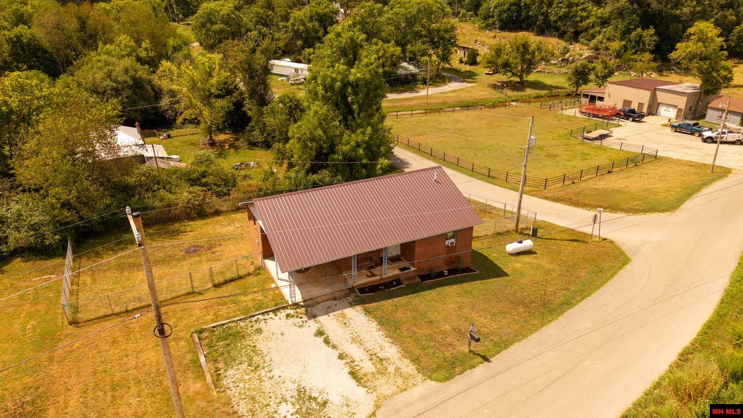 570 MISSOURI AVENUE Mammoth Spring, AR 72554