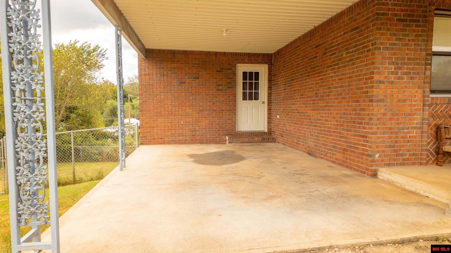570 MISSOURI AVENUE Mammoth Spring, AR 72554