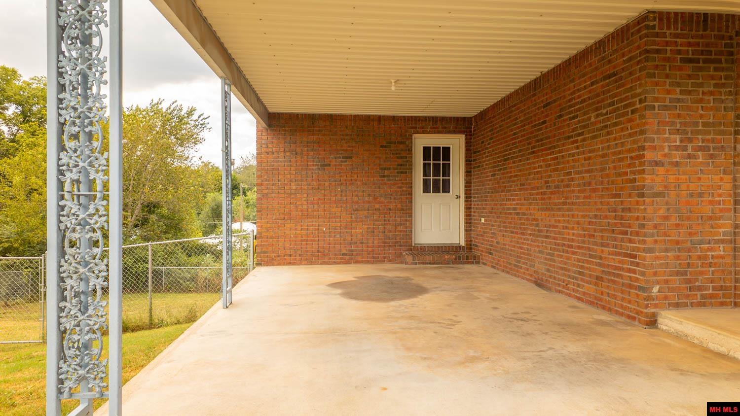 570 MISSOURI AVENUE Mammoth Spring, AR 72554