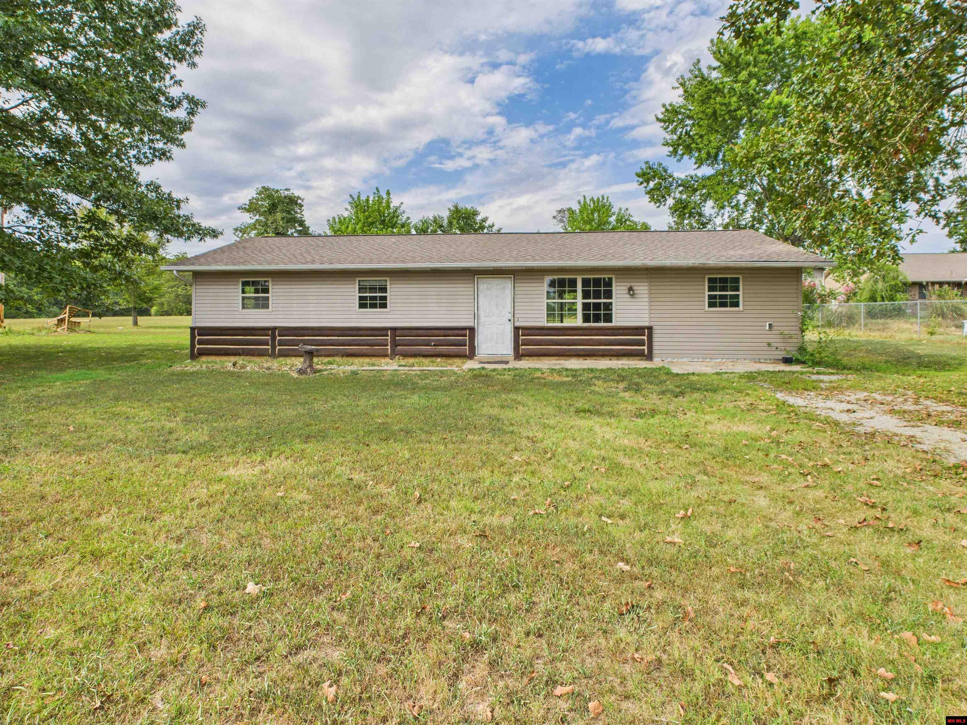 404 LAKESHORE ROAD Bull Shoals, AR