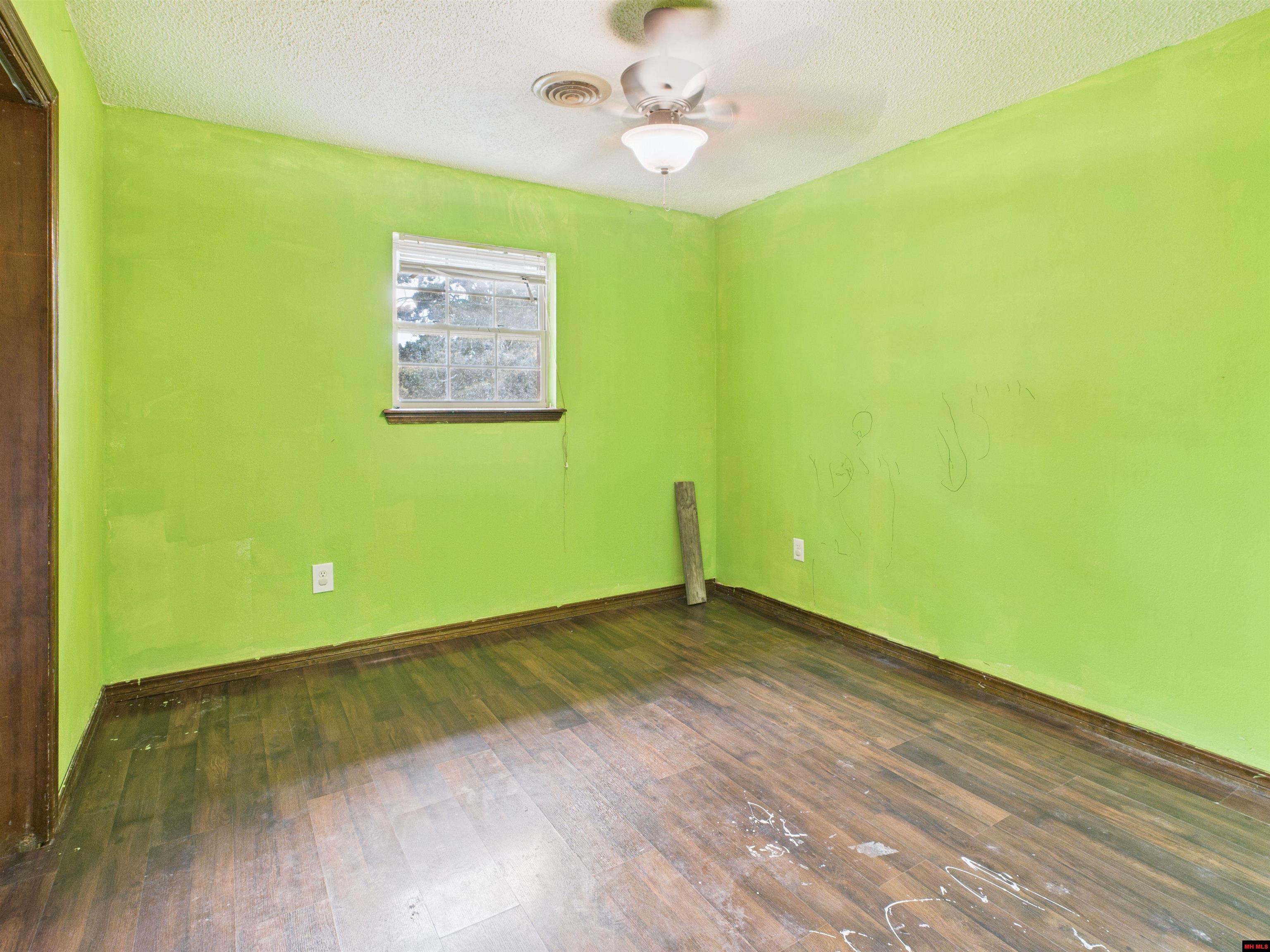 404 LAKESHORE ROAD Bull Shoals, AR