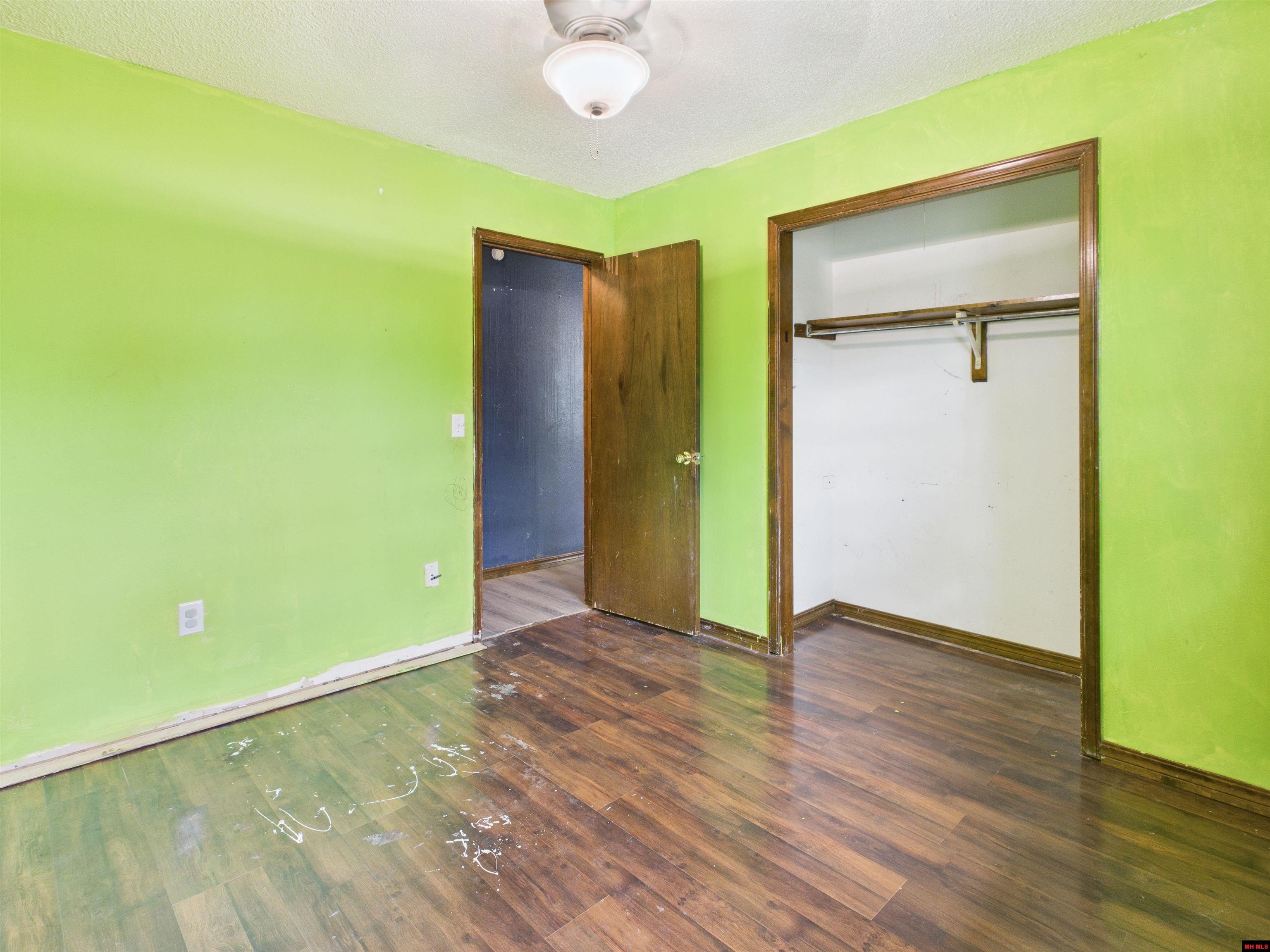 404 LAKESHORE ROAD Bull Shoals, AR