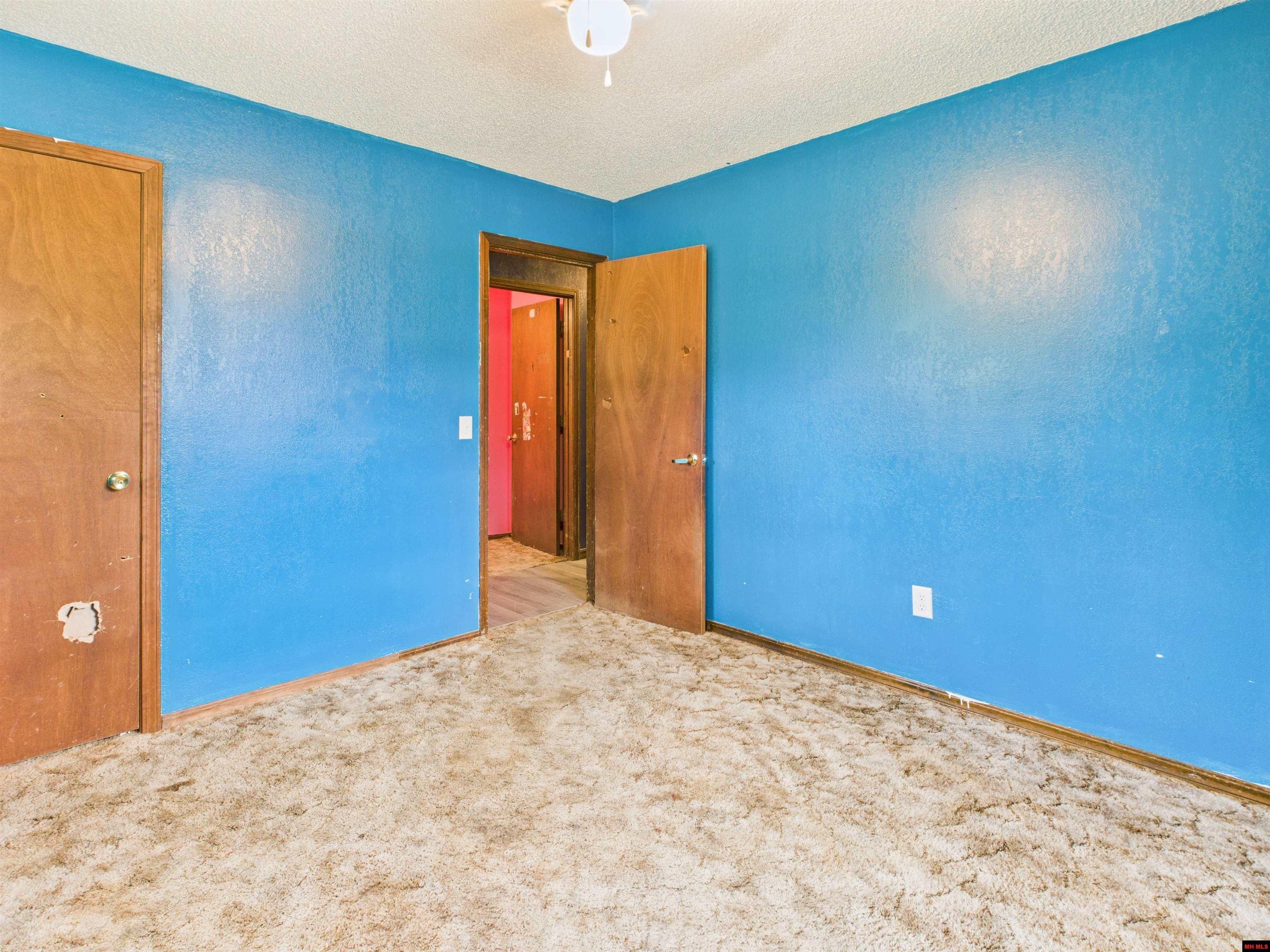 404 LAKESHORE ROAD Bull Shoals, AR