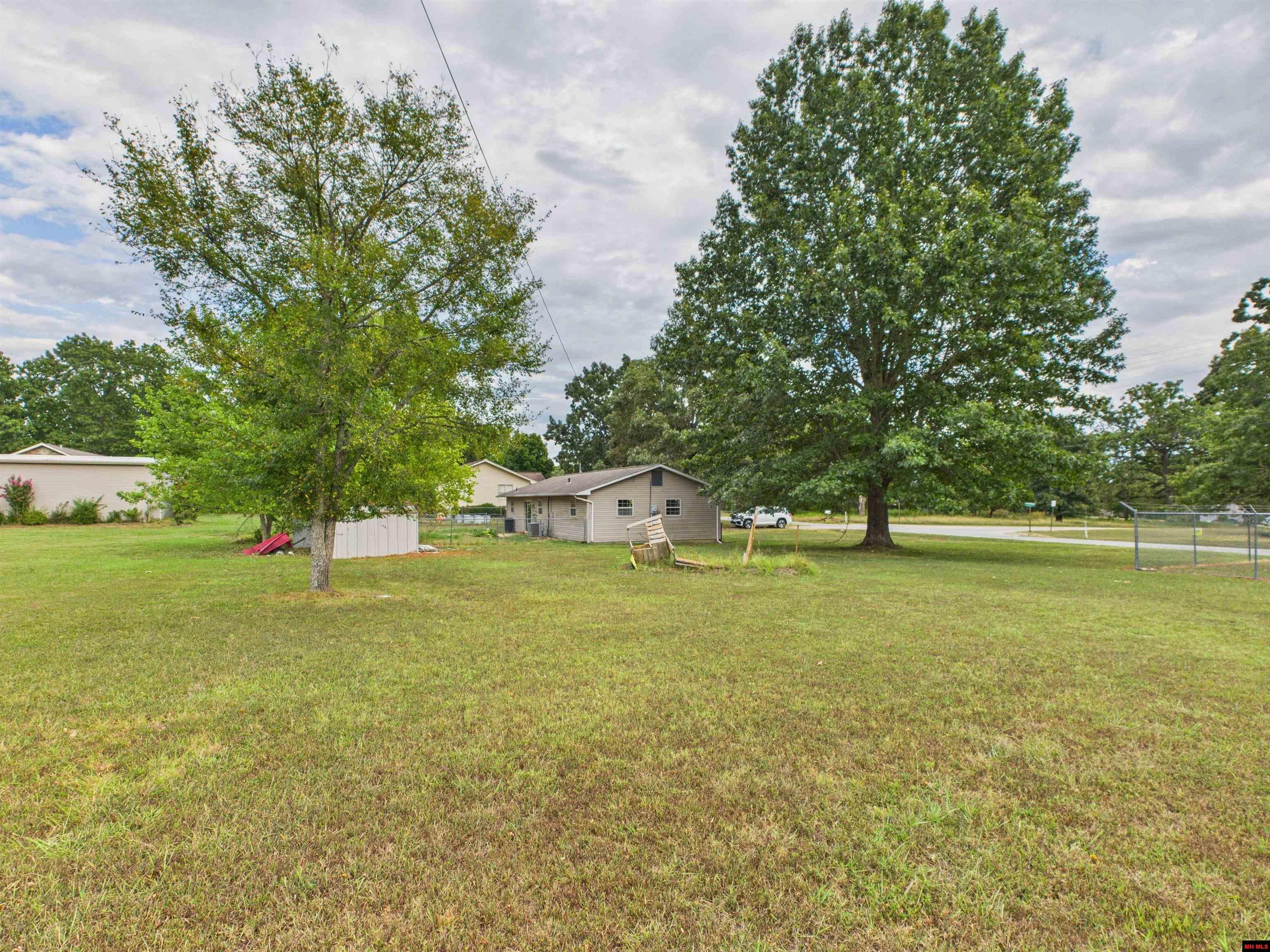 404 LAKESHORE ROAD Bull Shoals, AR