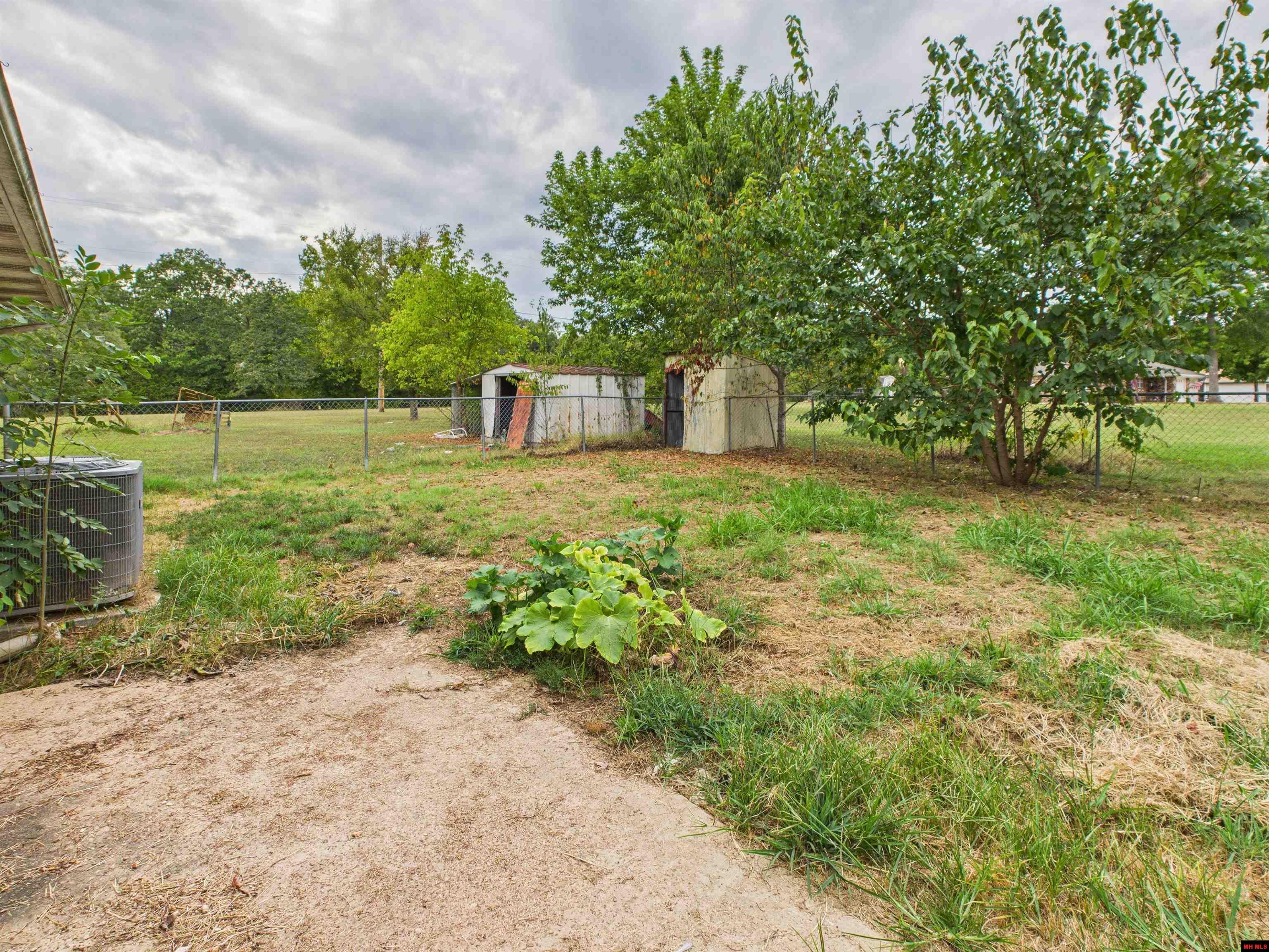404 LAKESHORE ROAD Bull Shoals, AR