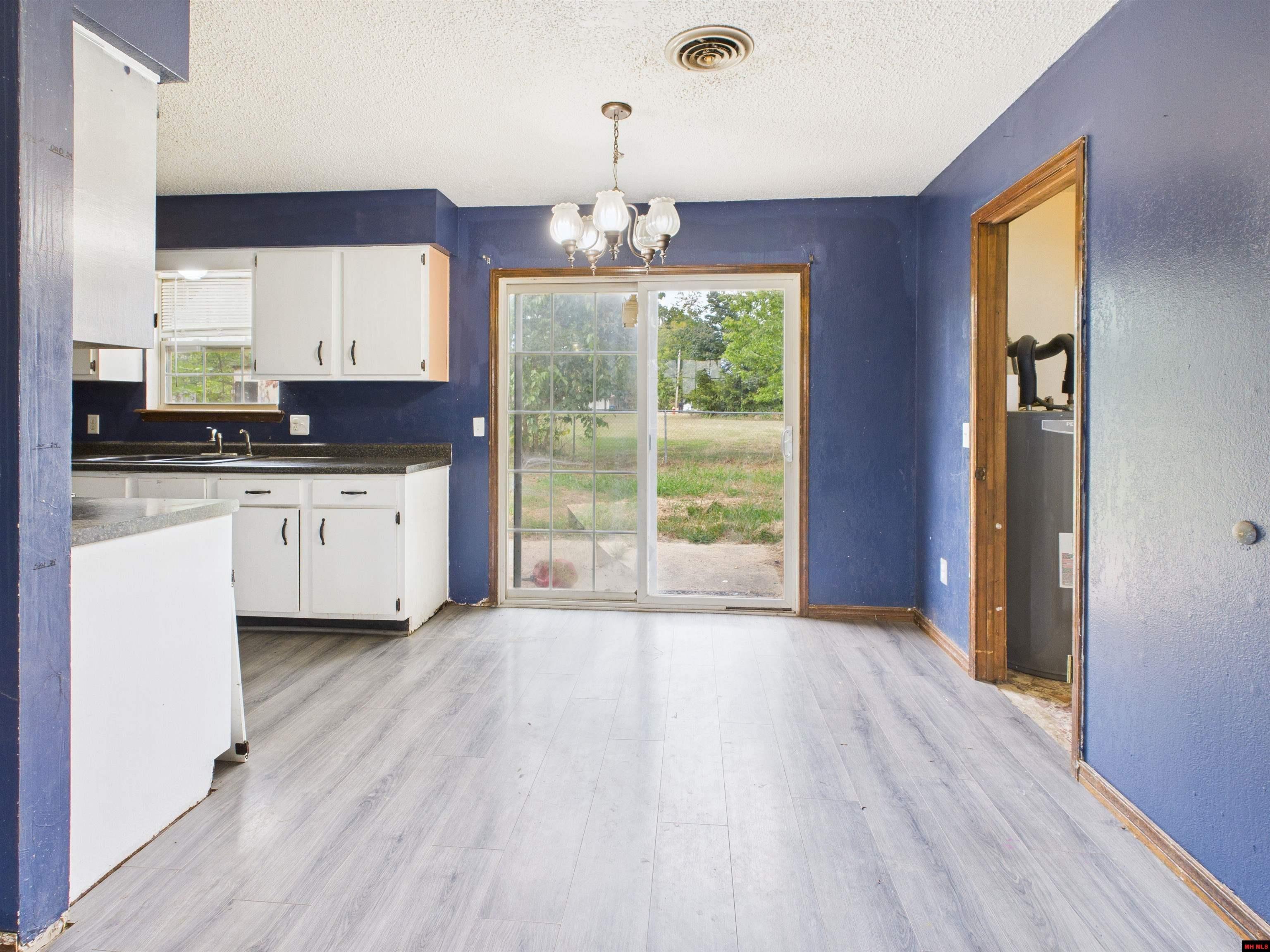 404 LAKESHORE ROAD Bull Shoals, AR
