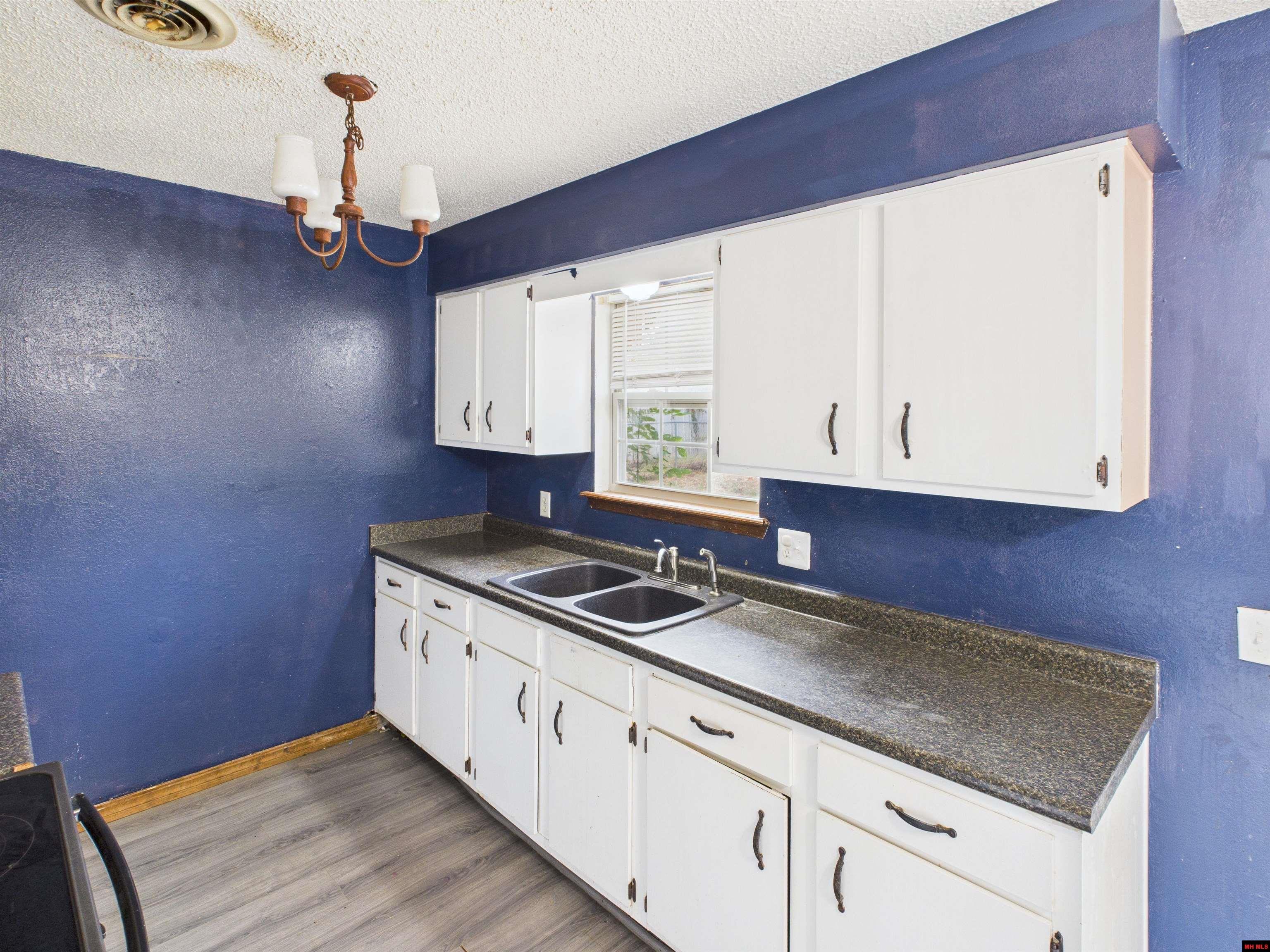 404 LAKESHORE ROAD Bull Shoals, AR