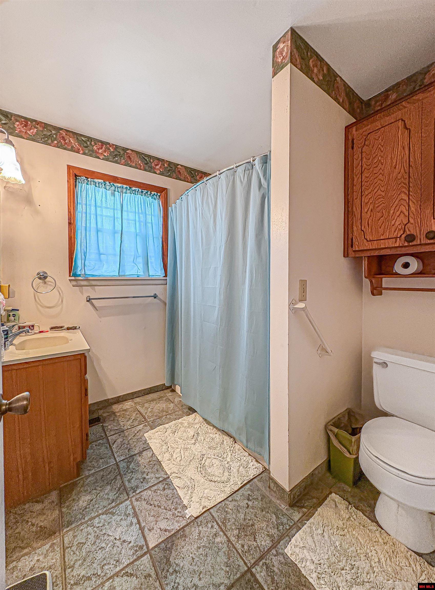 33 EWE LANE Yellville, AR 72687