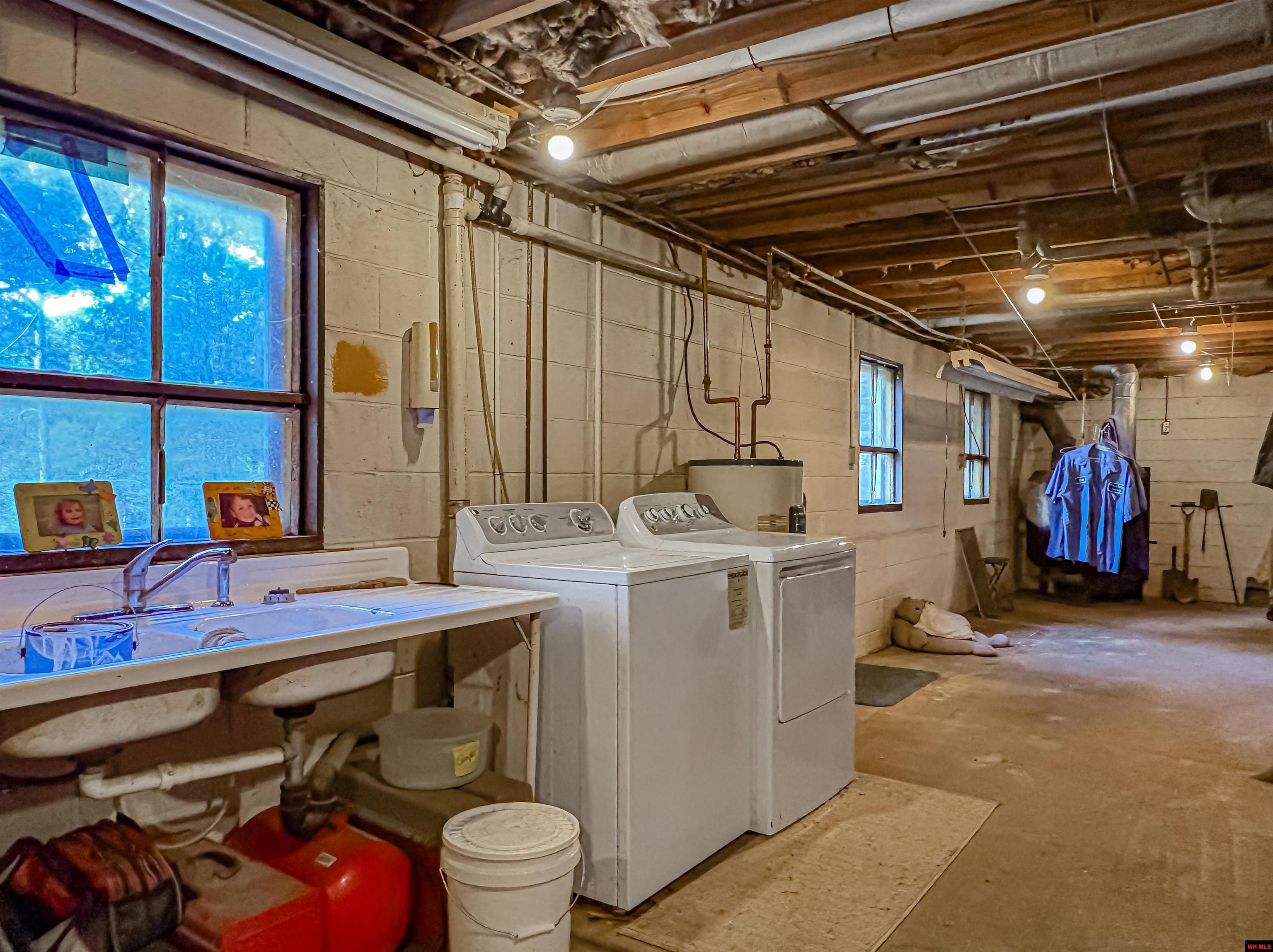 33 EWE LANE Yellville, AR 72687