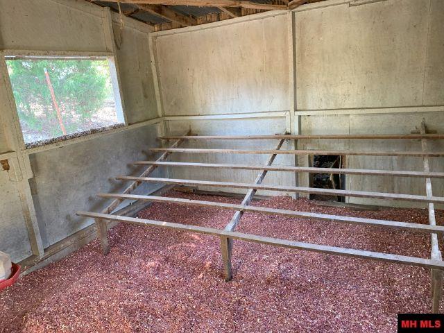 33 EWE LANE Yellville, AR 72687