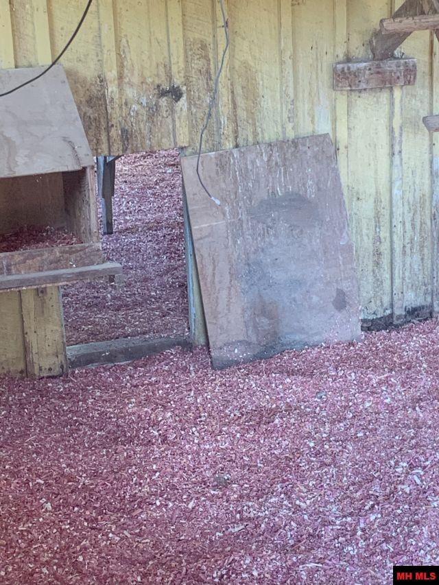 33 EWE LANE Yellville, AR 72687