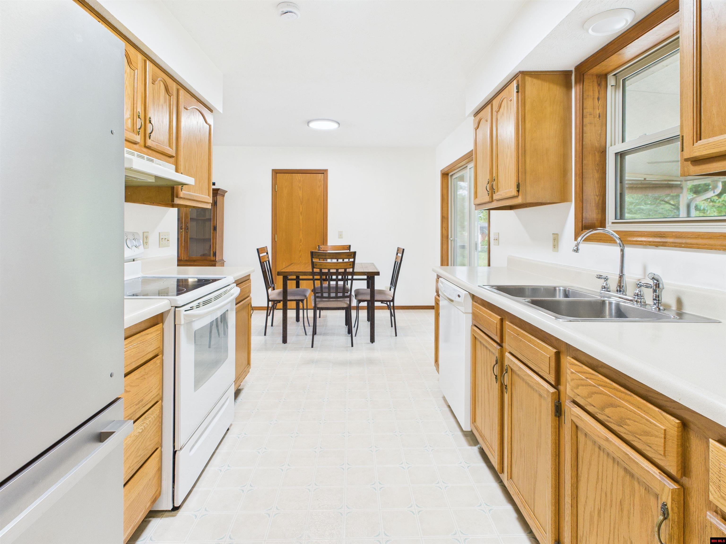 313 BOMBER BOULEVARD Mountain Home, AR 72653