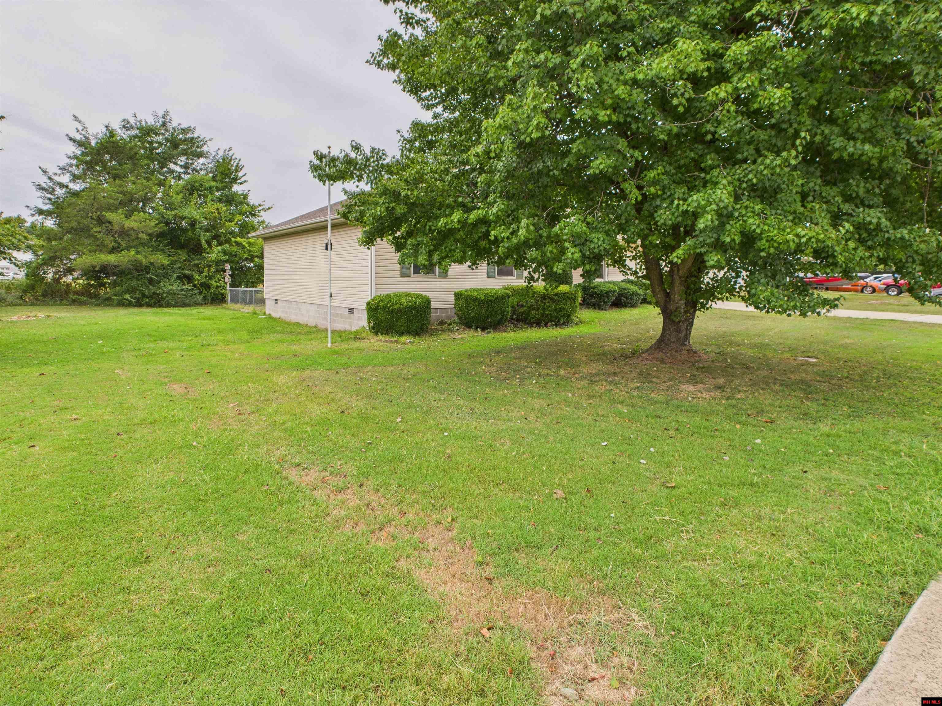 313 BOMBER BOULEVARD Mountain Home, AR 72653