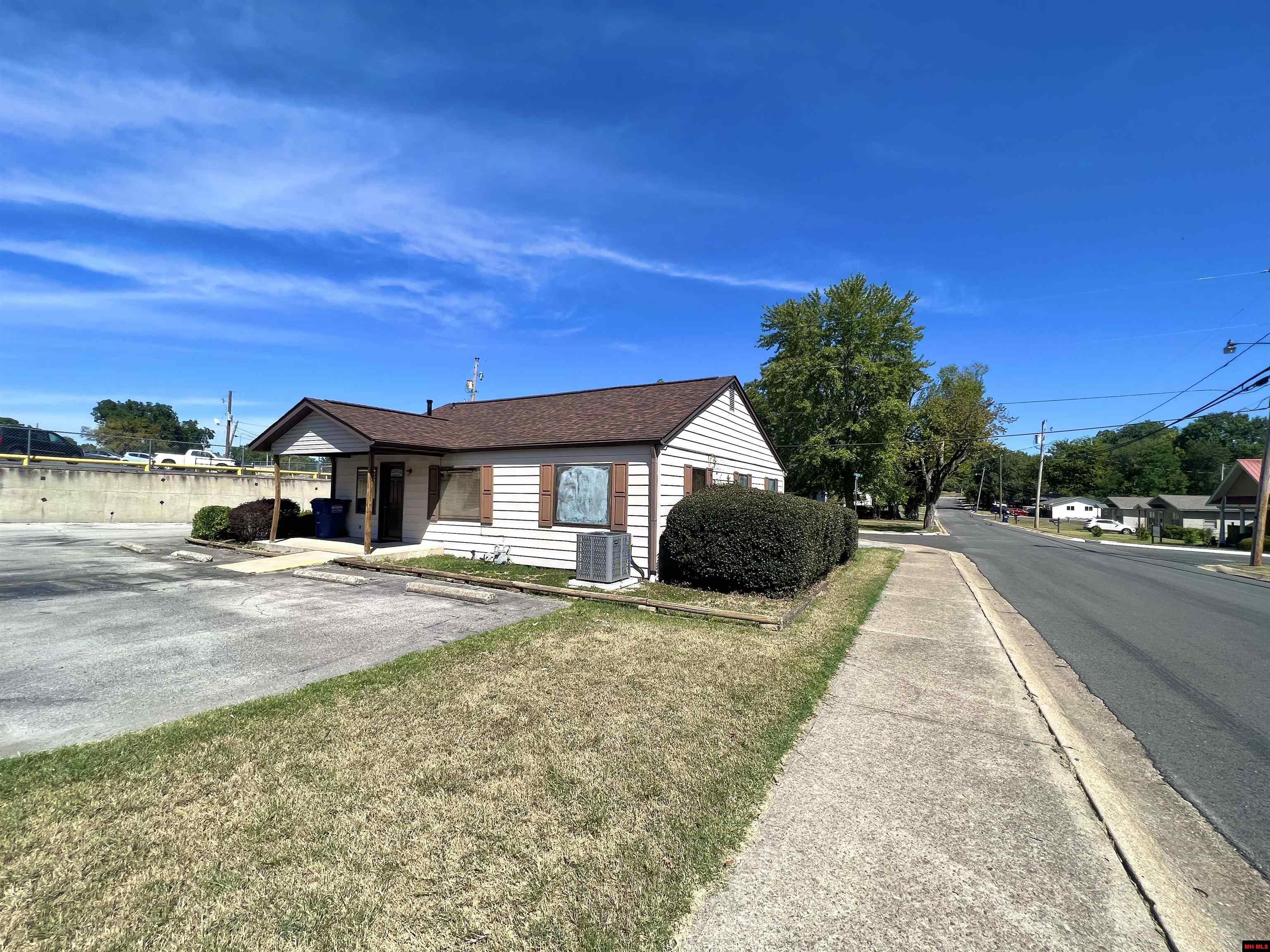 920 SOUTH STREET Mountain Home, AR