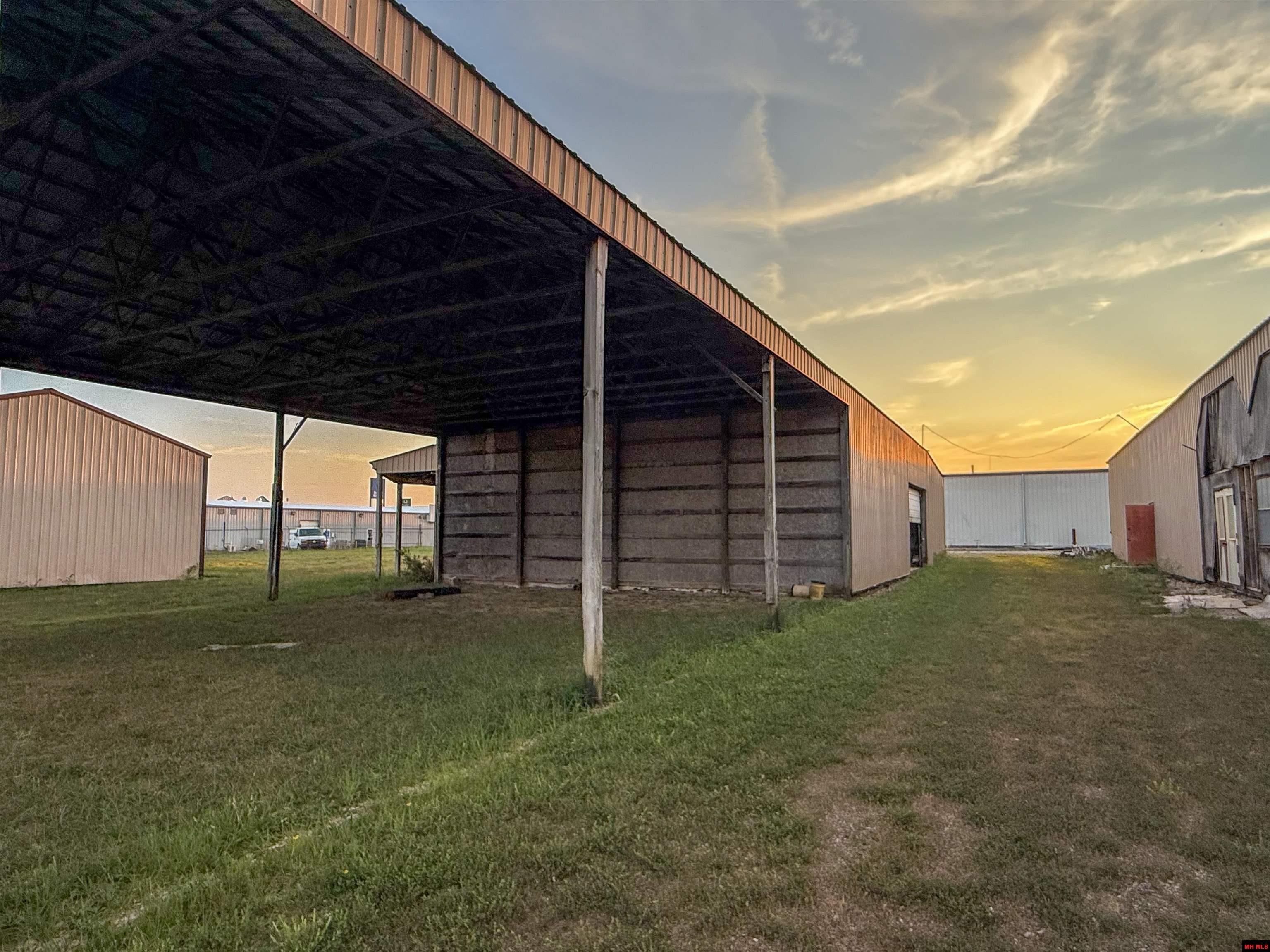 1027 HWY 62 EAST Mountain Home, AR
