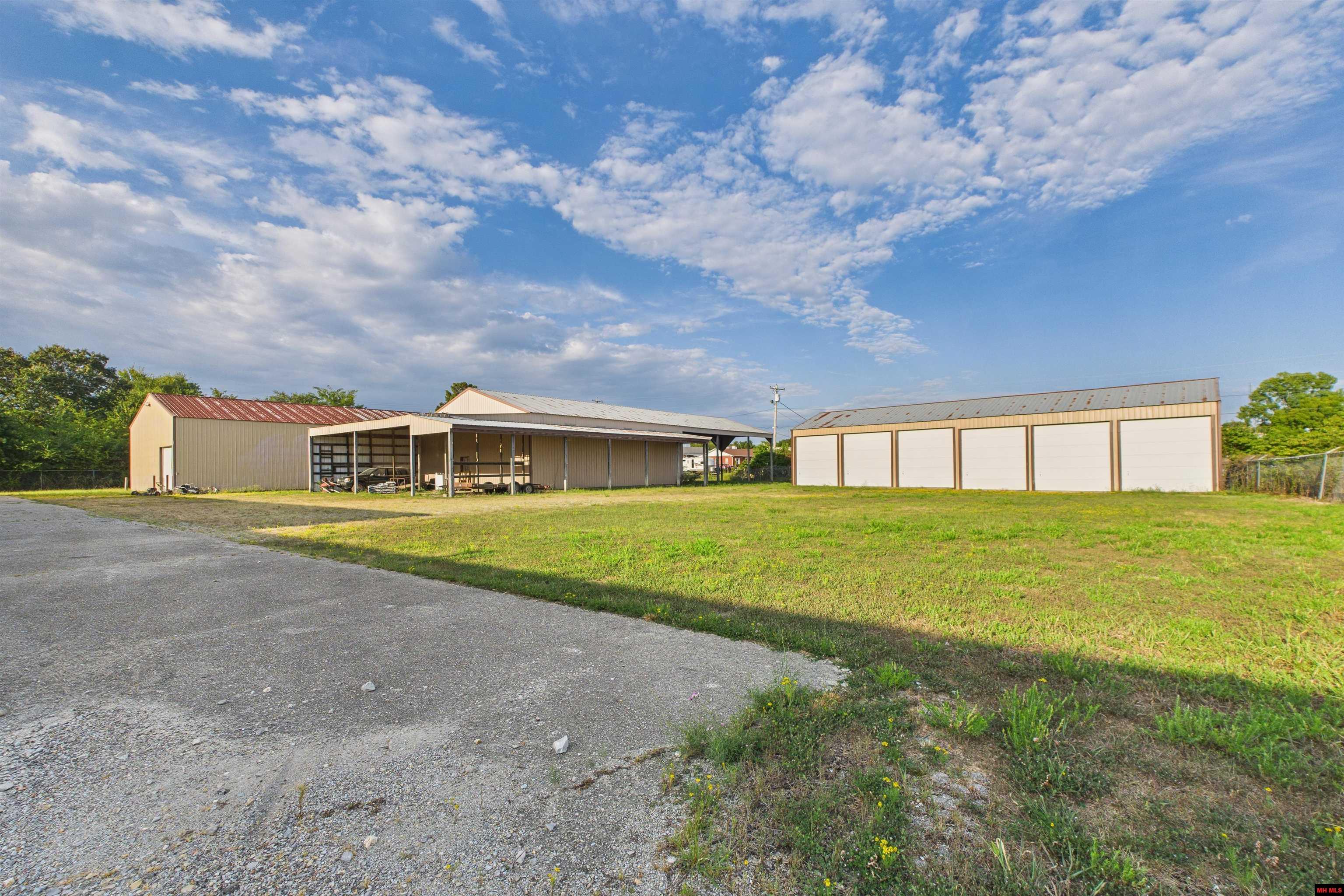 1027 HWY 62 EAST Mountain Home, AR