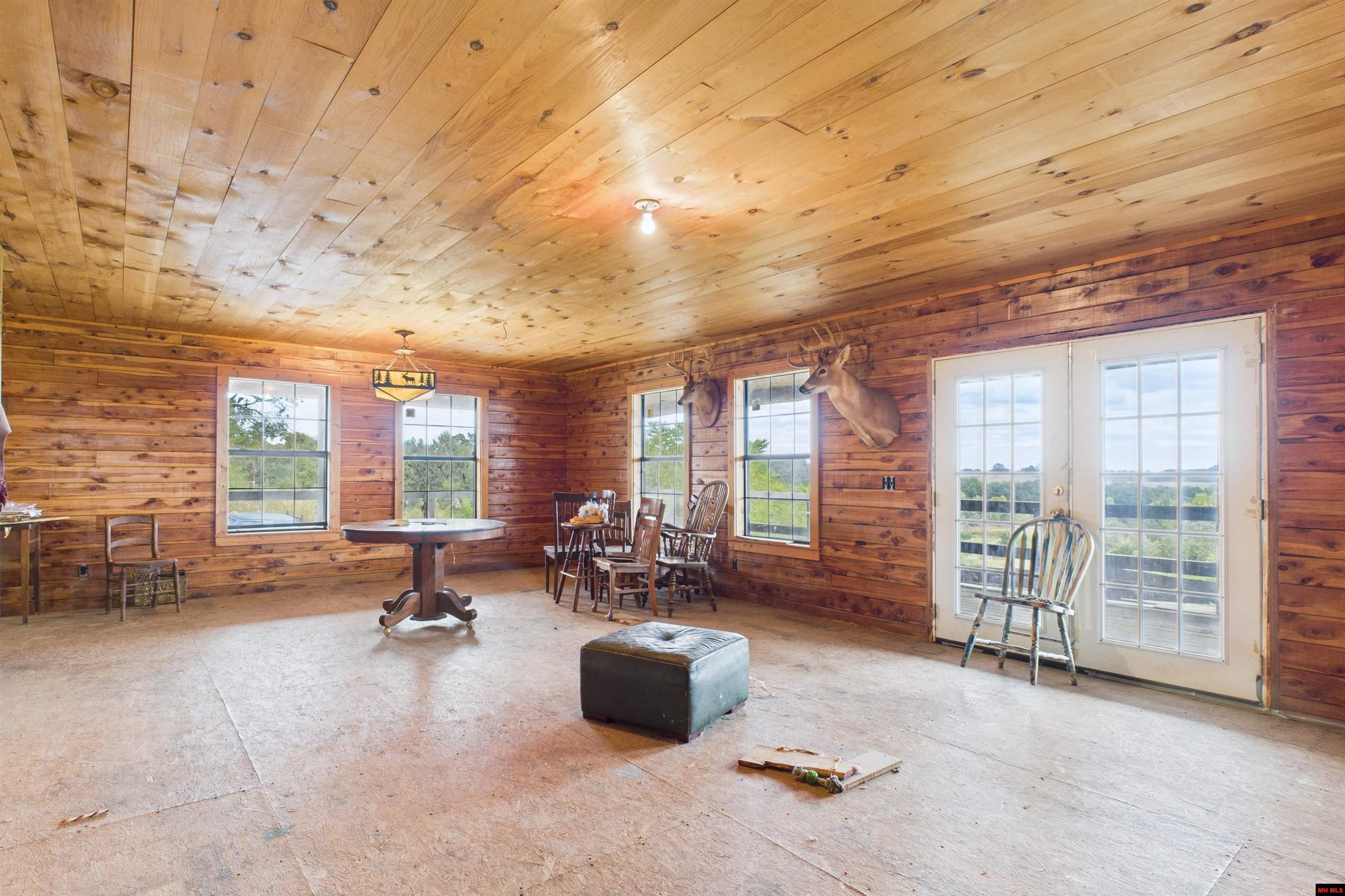 1246 STATE HWY EE Bakersfield, AR 65609