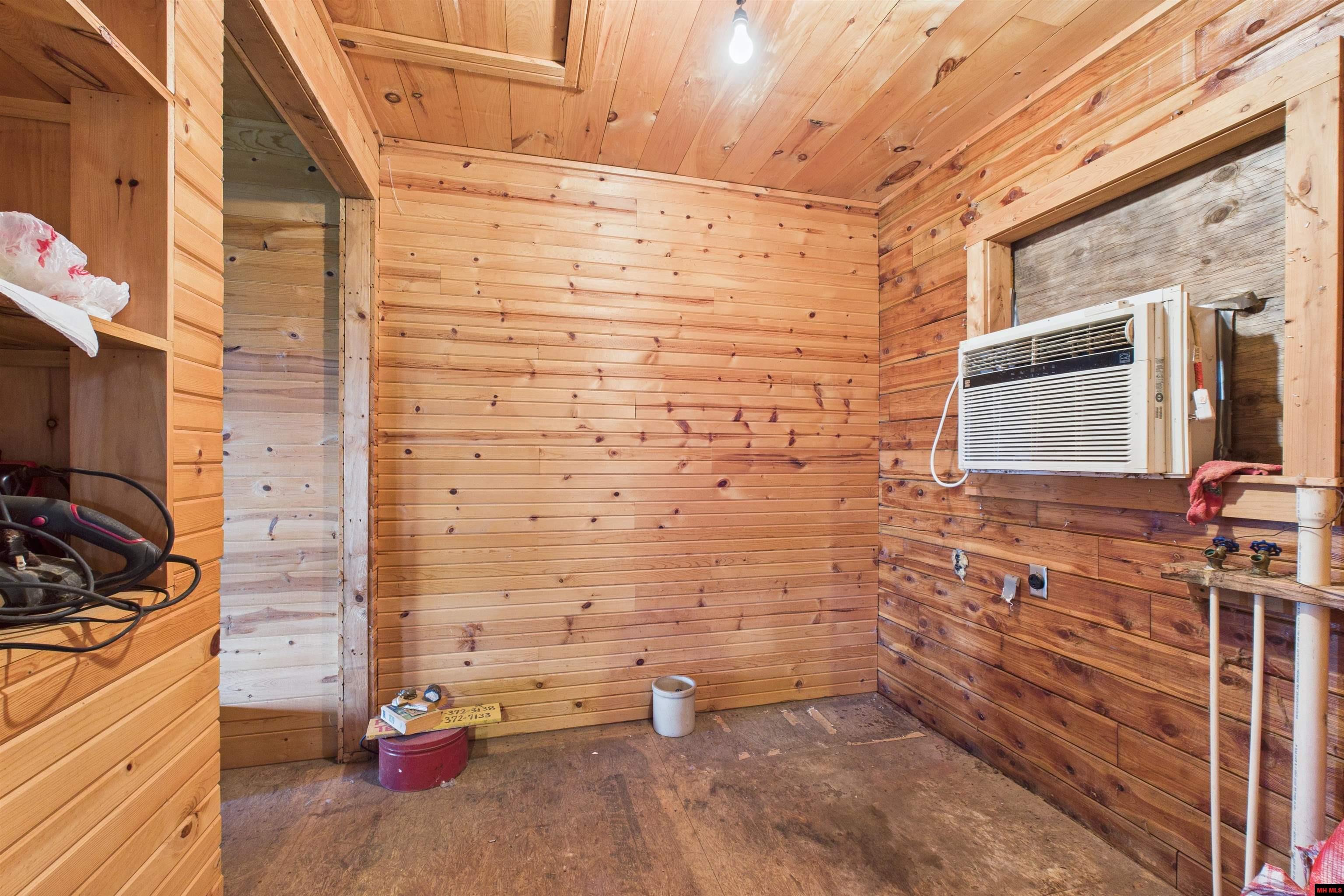 1246 STATE HWY EE Bakersfield, AR 65609