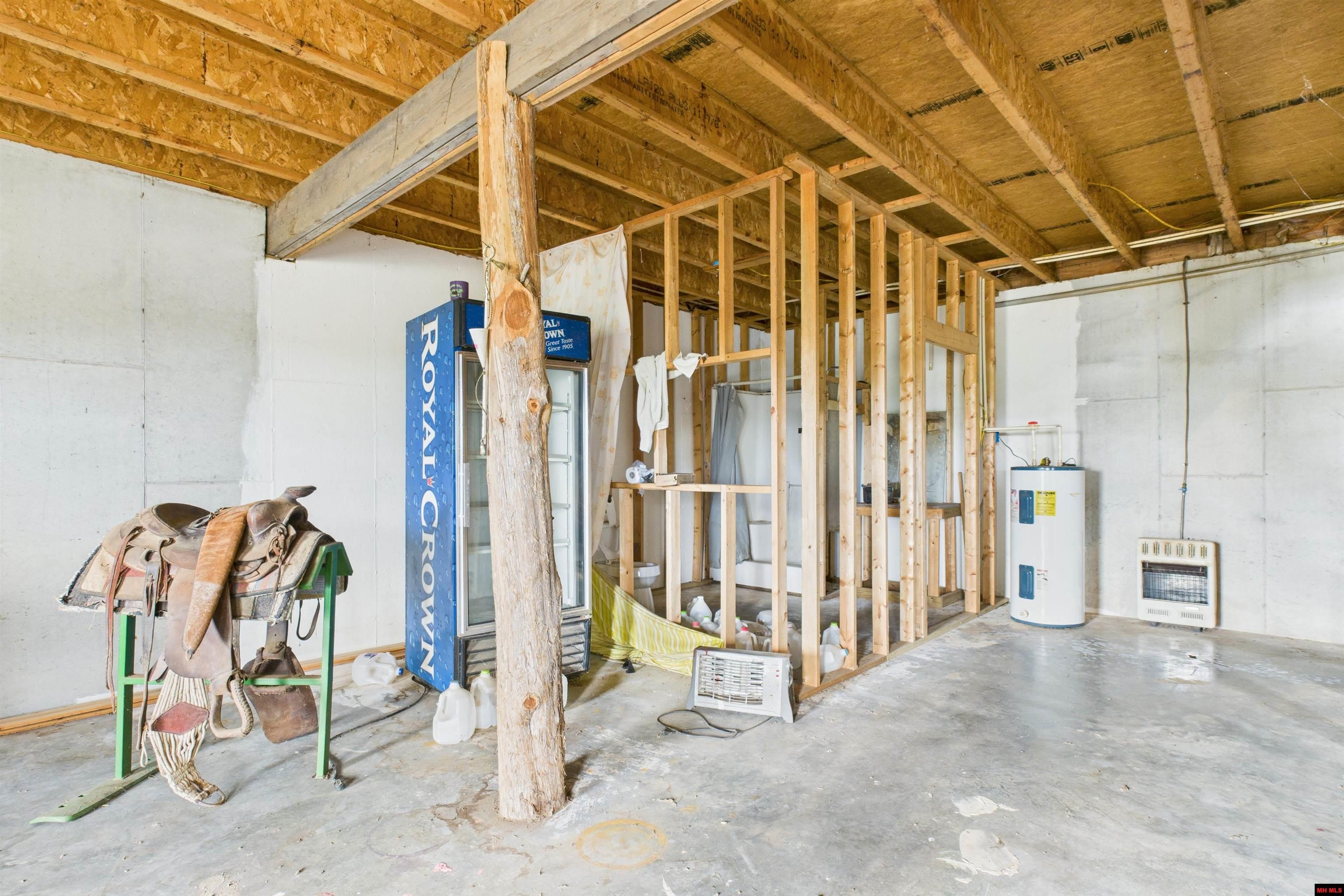 1246 STATE HWY EE Bakersfield, AR 65609