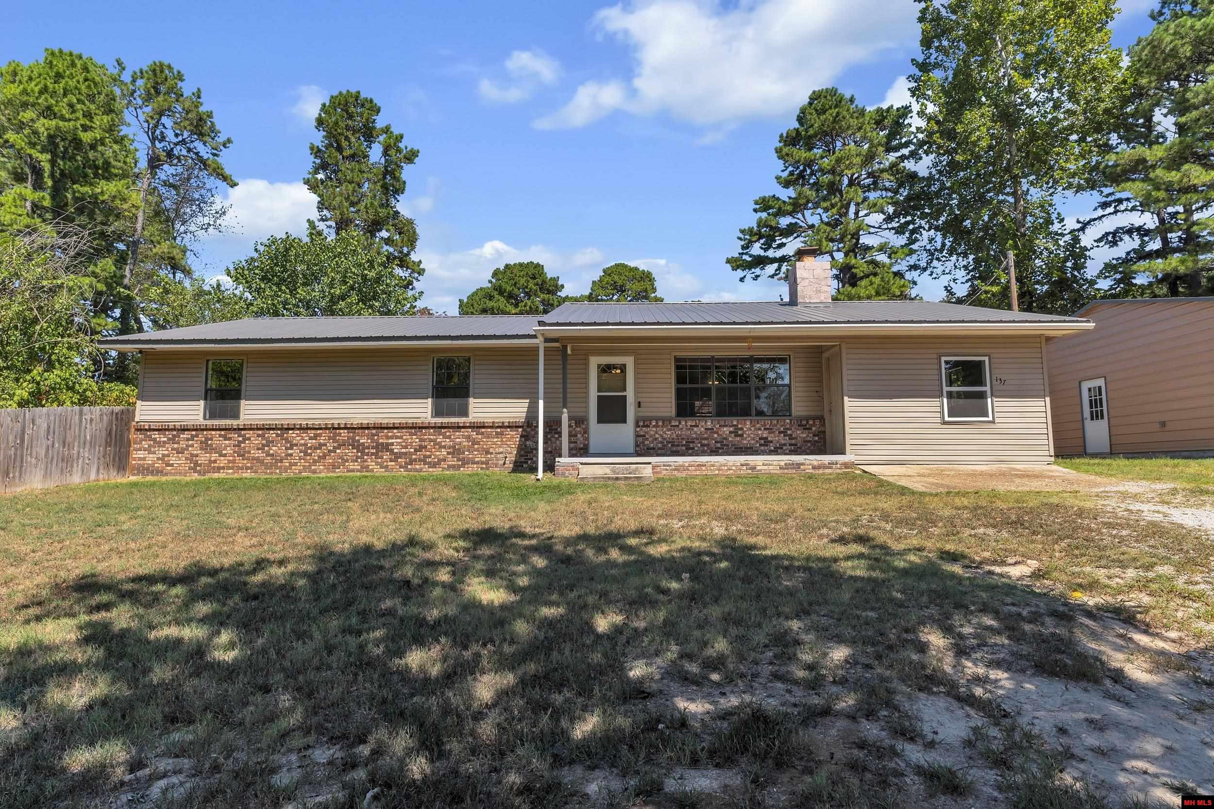 137 MORRISON LANE Norfork, AR 72658