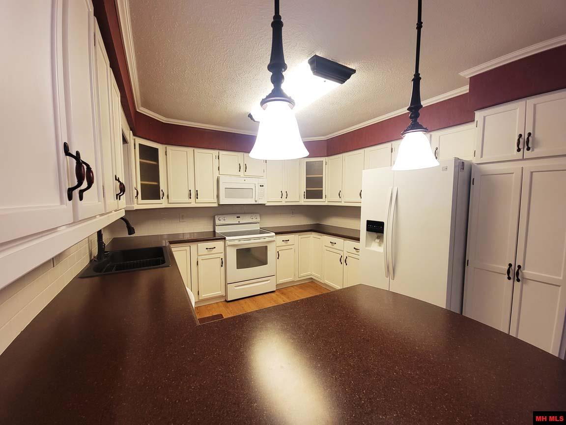 61 FRIZZEL DRIVE Lakeview, AR