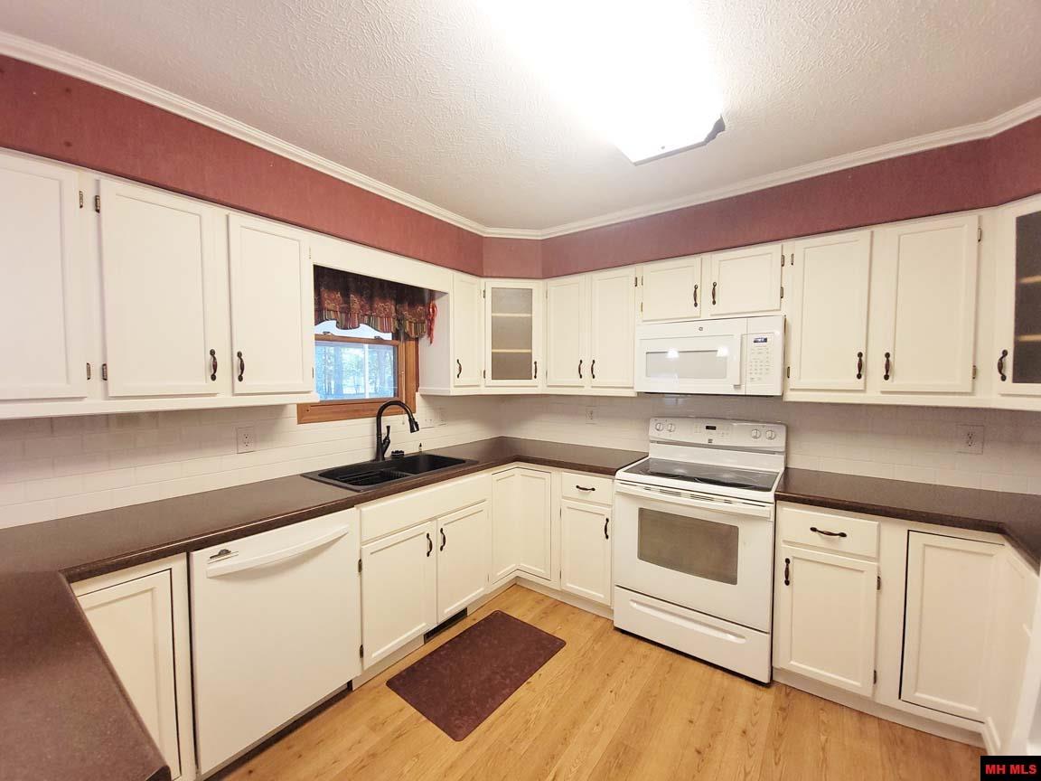 61 FRIZZEL DRIVE Lakeview, AR