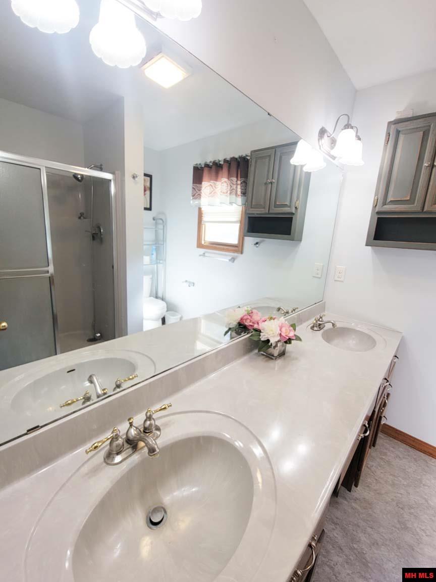 61 FRIZZEL DRIVE Lakeview, AR
