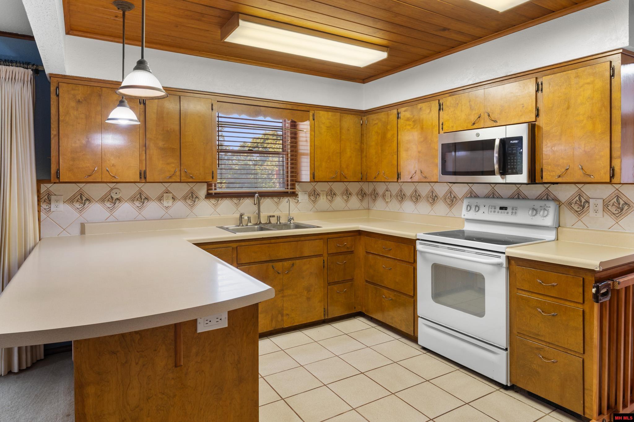 462 Howard Creek Road