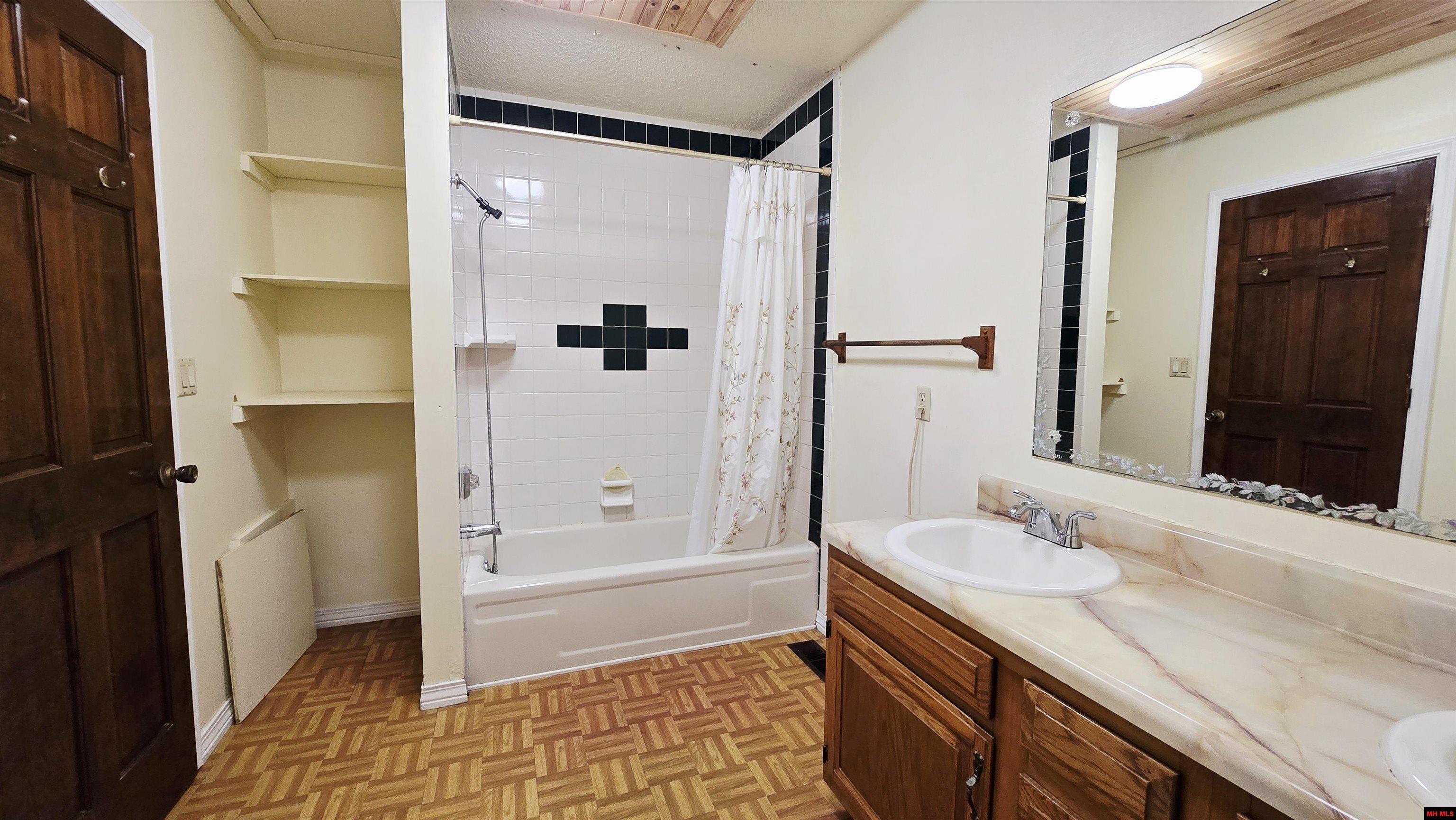 63 SARA LANE Mountain Home, AR 72653