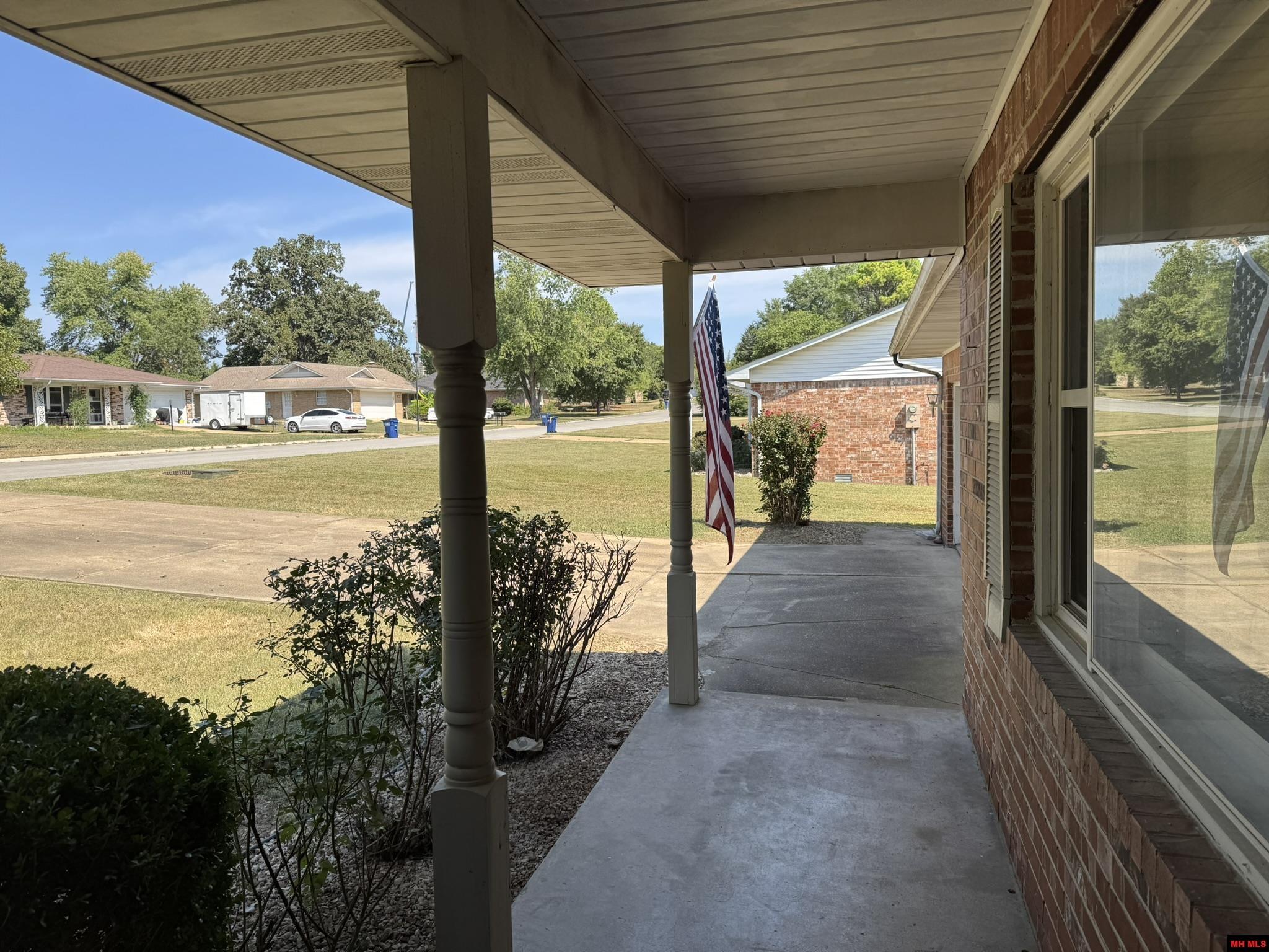 1513 BERRY LANE Mountain Home, AR 72653