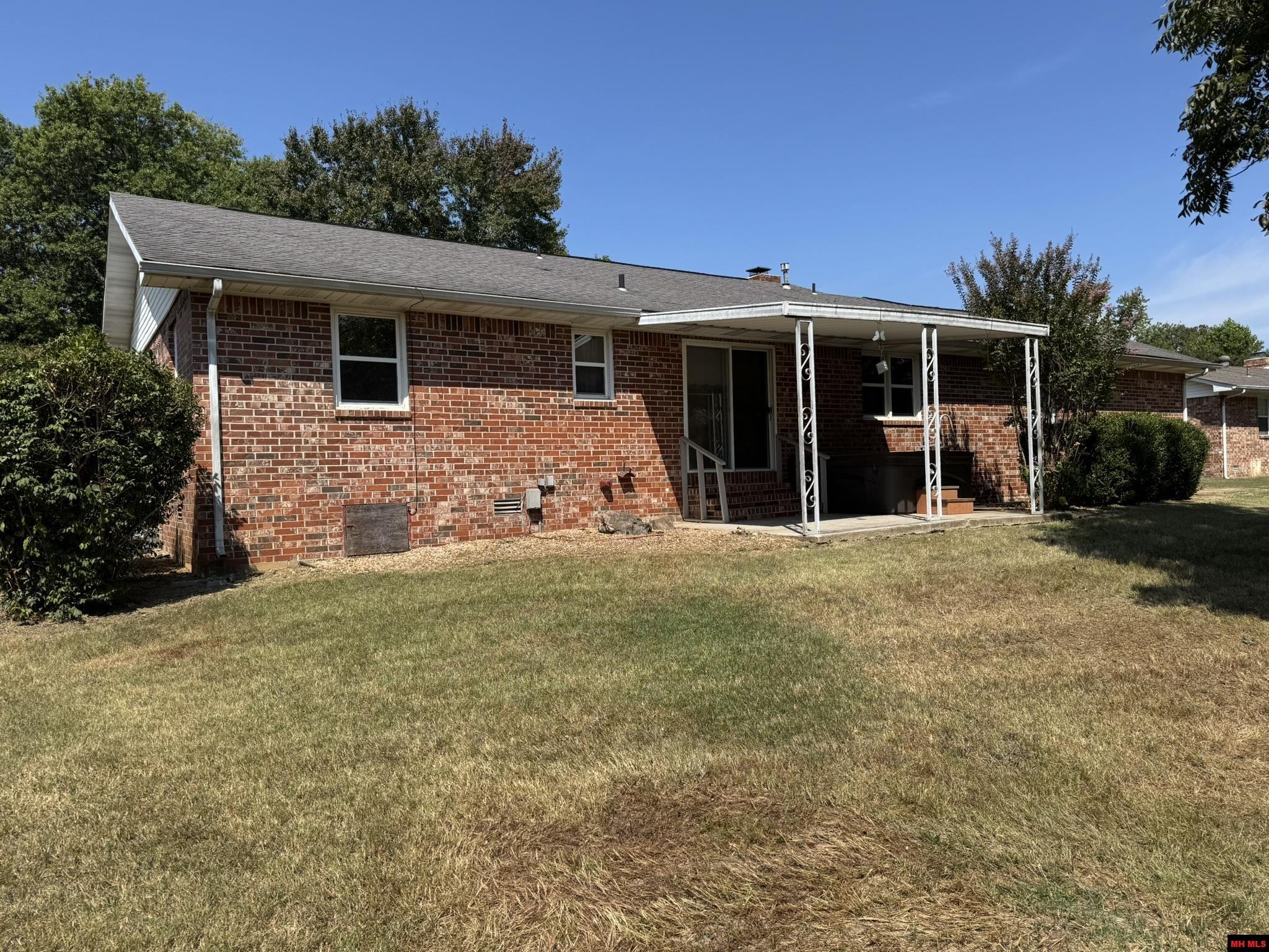 1513 BERRY LANE Mountain Home, AR 72653